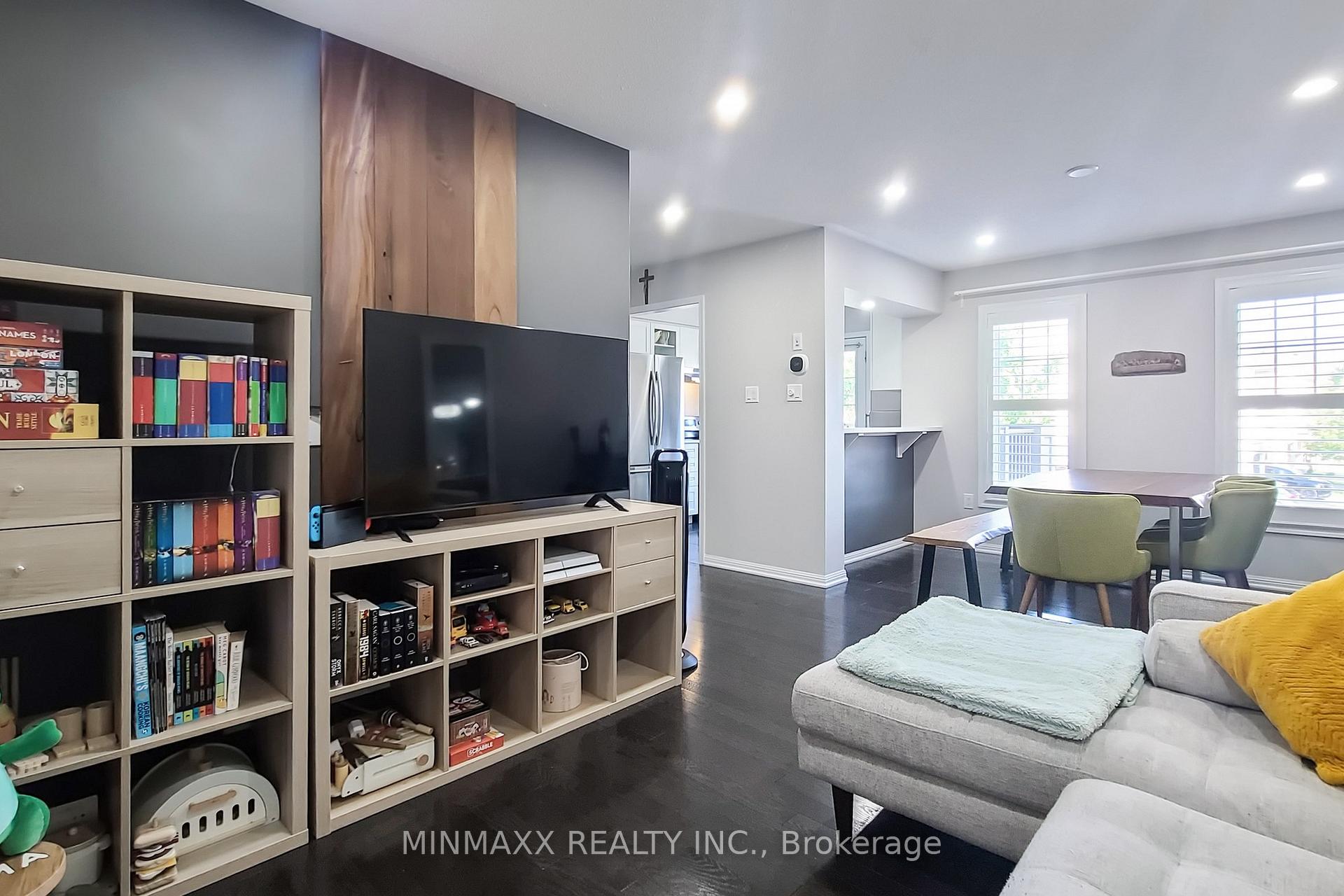 Photo 8 of 449 Dalhousie Gate, Milton, Willmott — HOMEH