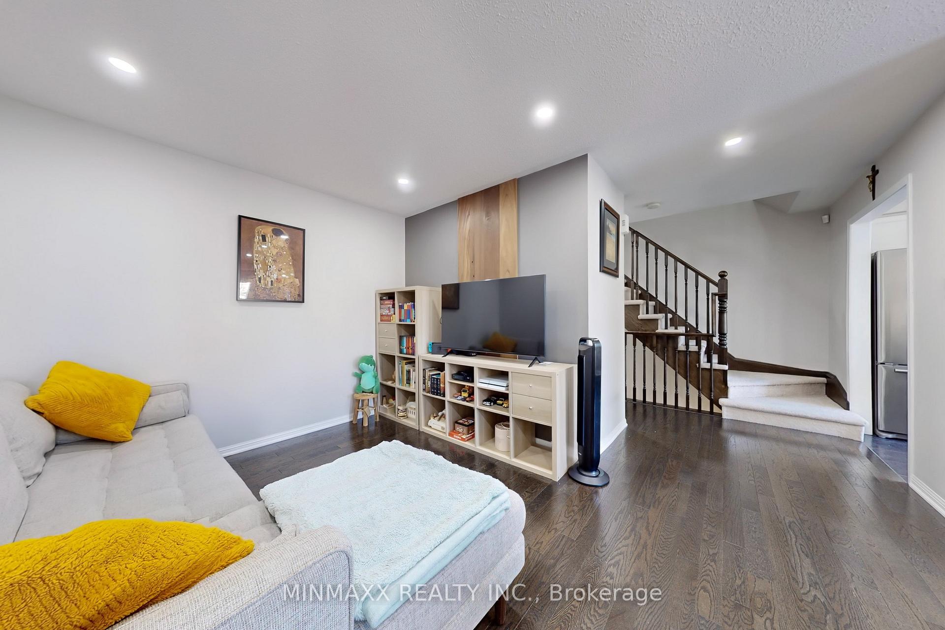 Photo 9 of 449 Dalhousie Gate, Milton, Willmott — HOMEH