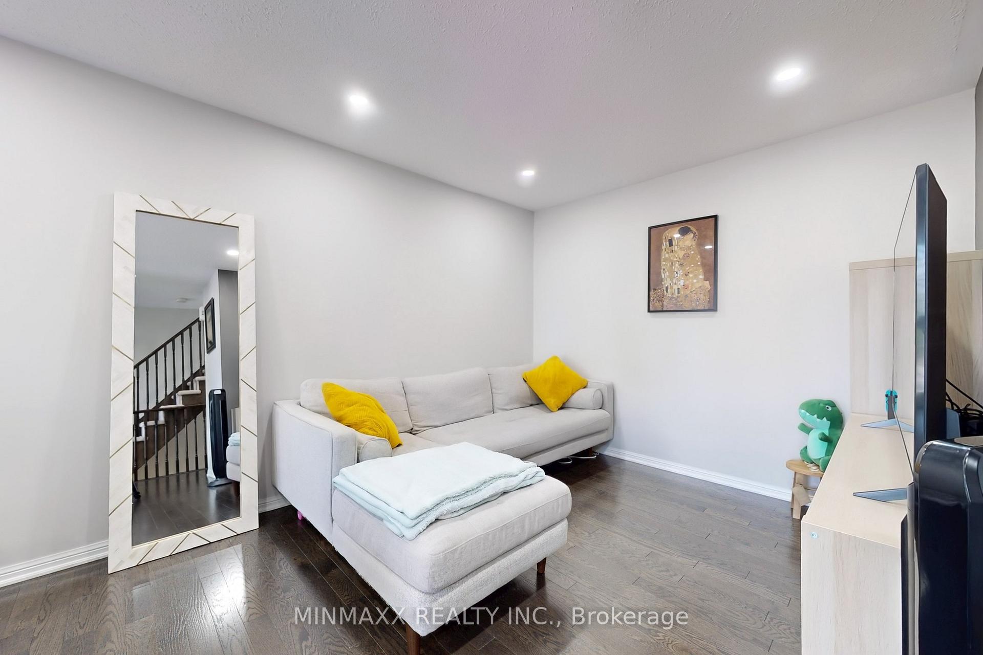 Photo 10 of 449 Dalhousie Gate, Milton, Willmott — HOMEH