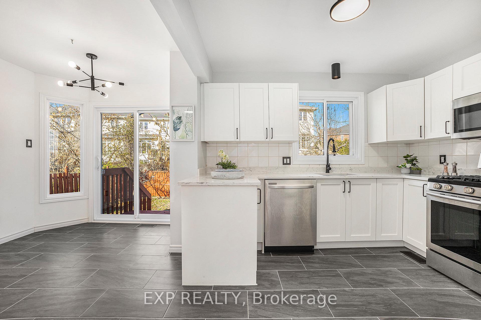 Photo 9 of 33 Bridle Park Drive, Ottawa, Kanata - Bridlewood — HOMEH