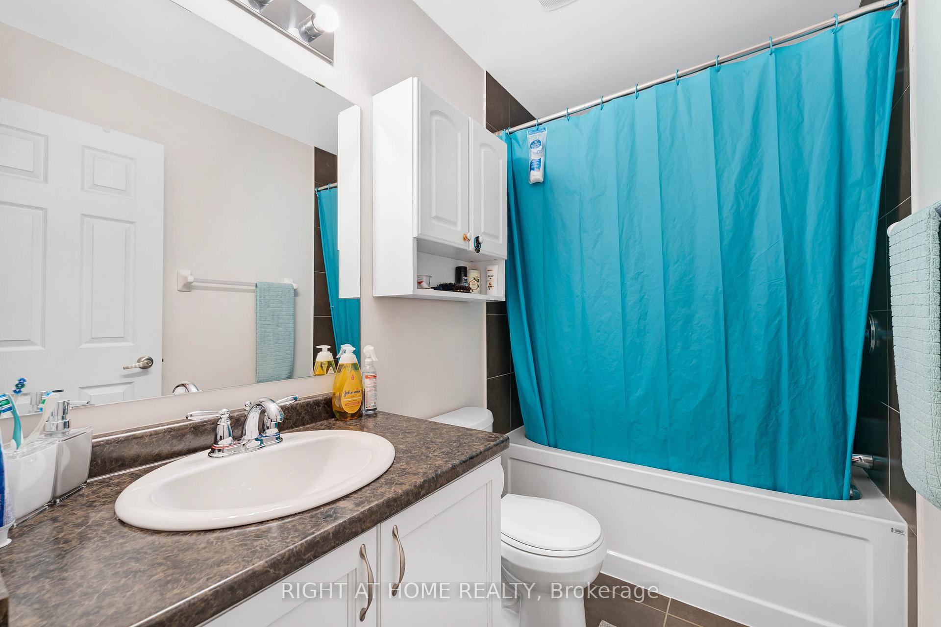 Photo 8 of 12 Streambank Street, Ottawa, Kanata - Emerald Meadows/Trailwest — HOMEH