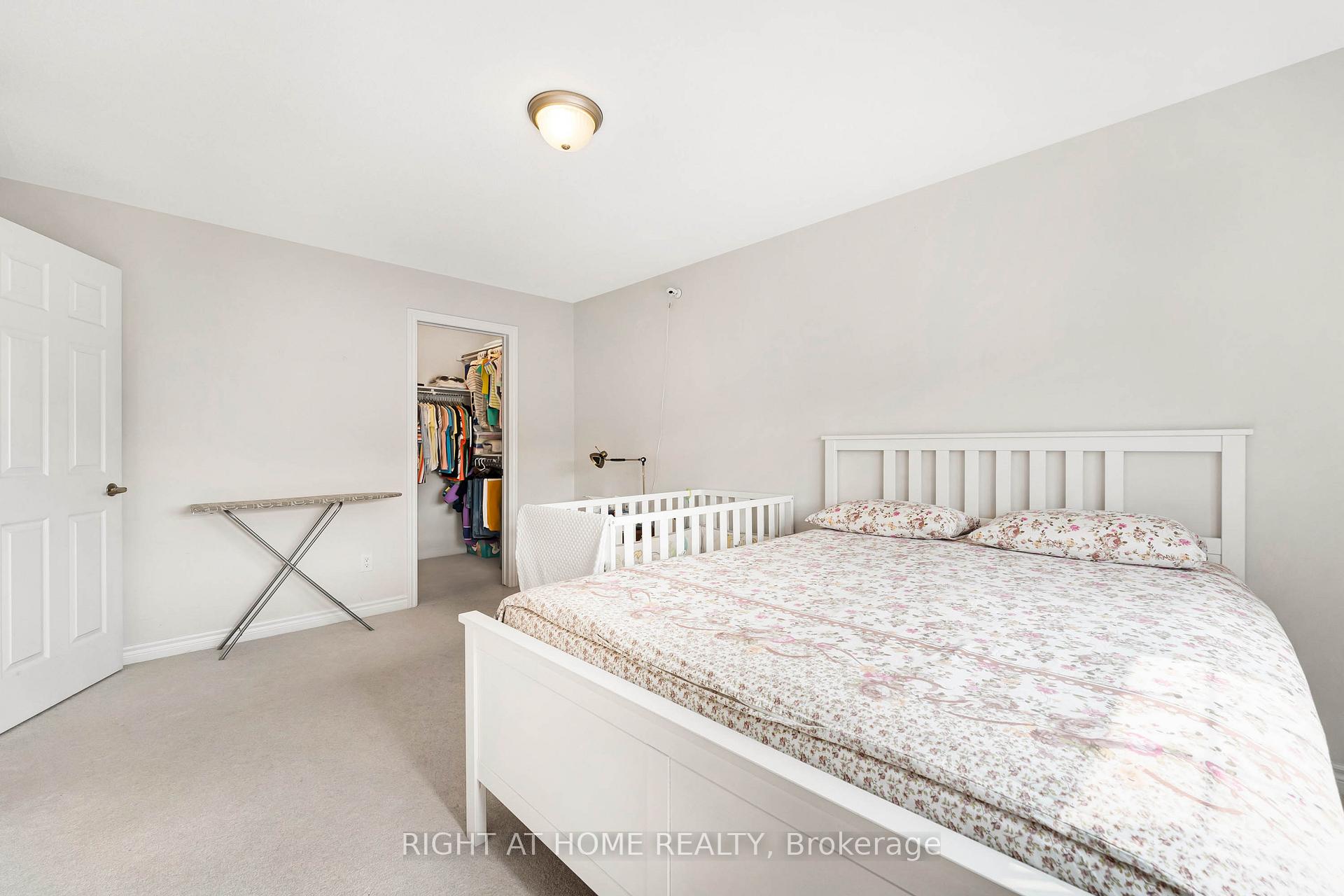 Photo 11 of 12 Streambank Street, Ottawa, Kanata - Emerald Meadows/Trailwest — HOMEH