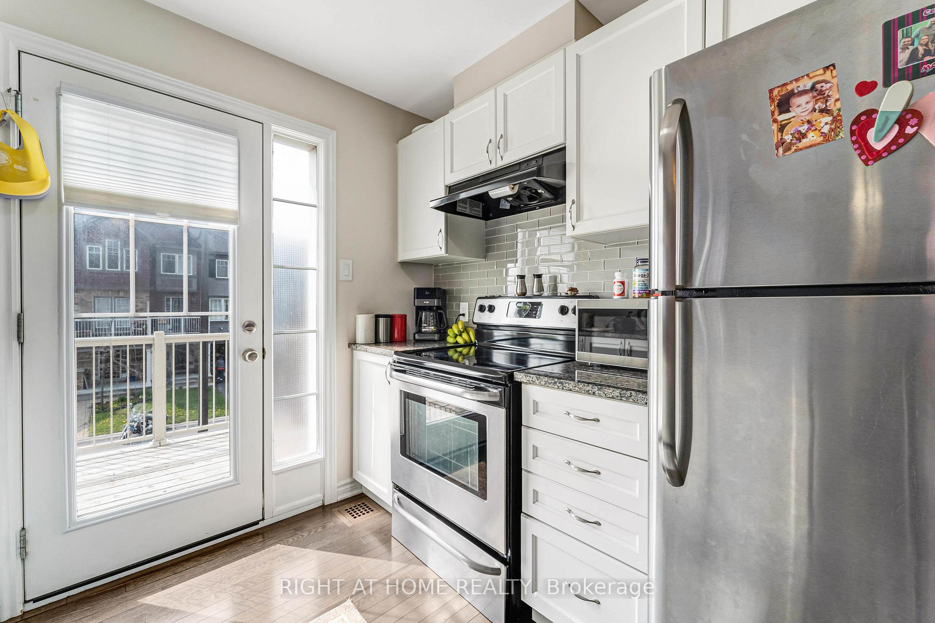 Photo 15 of 12 Streambank Street, Ottawa, Kanata - Emerald Meadows/Trailwest — HOMEH