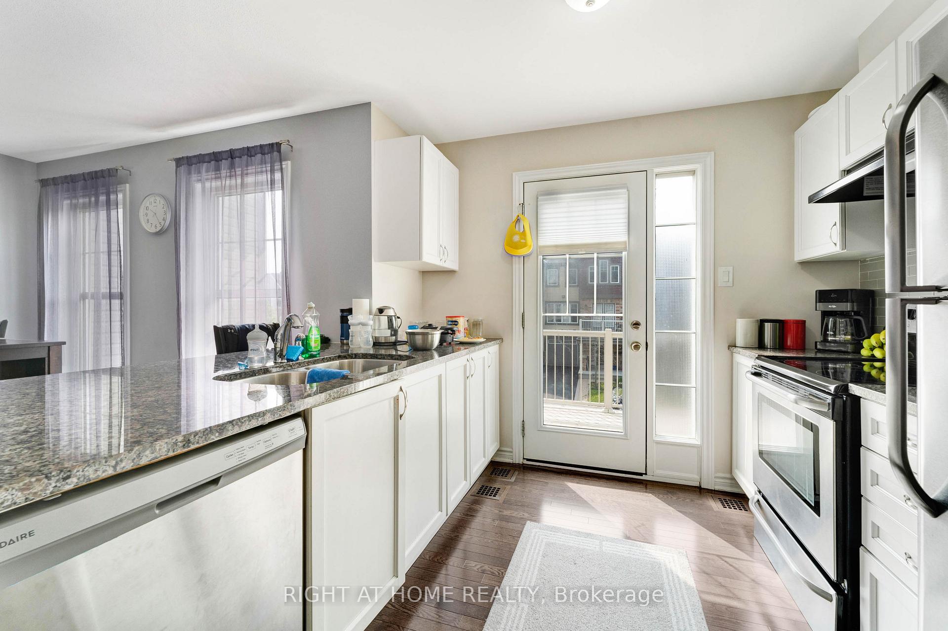 Photo 16 of 12 Streambank Street, Ottawa, Kanata - Emerald Meadows/Trailwest — HOMEH