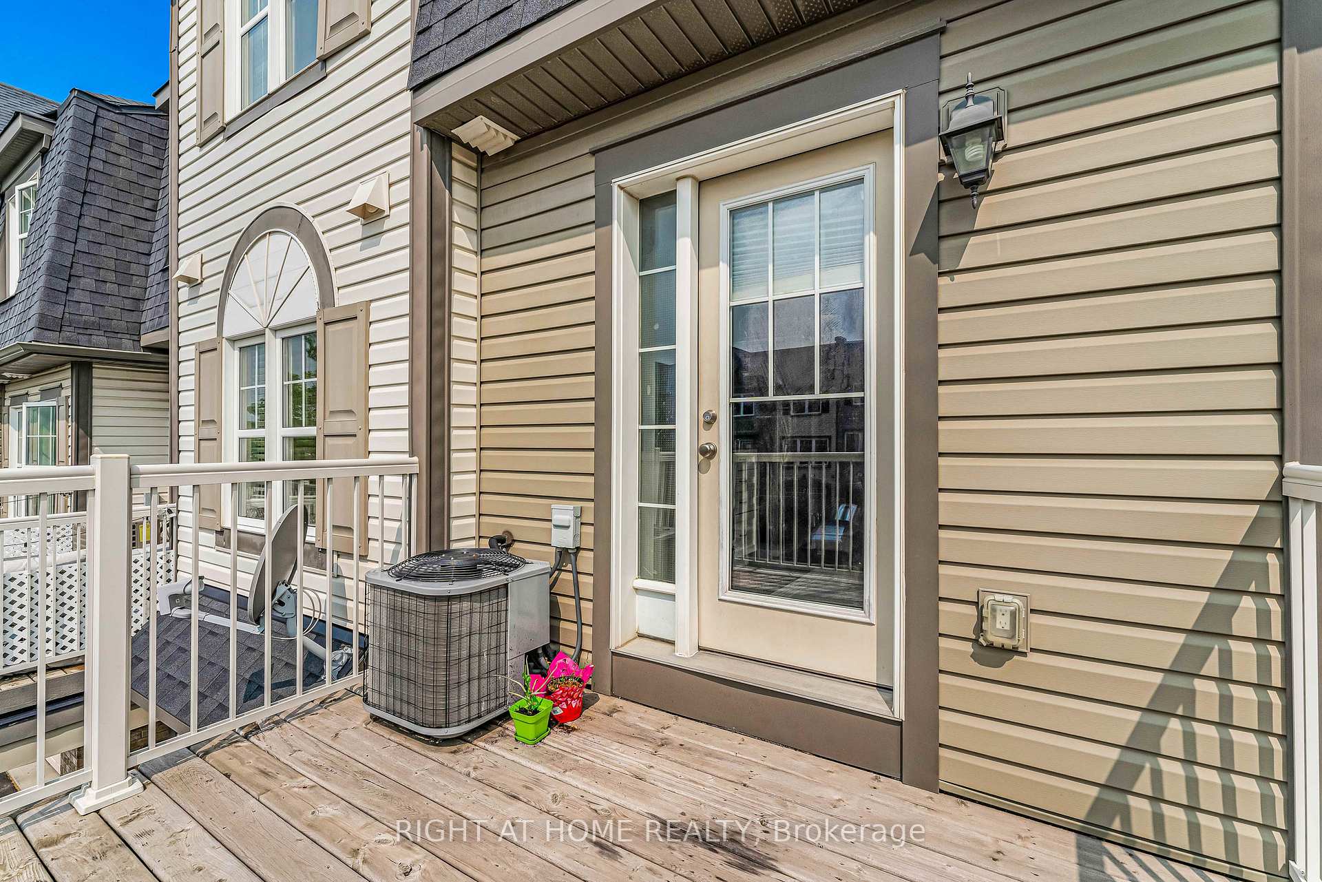 Photo 23 of 12 Streambank Street, Ottawa, Kanata - Emerald Meadows/Trailwest — HOMEH