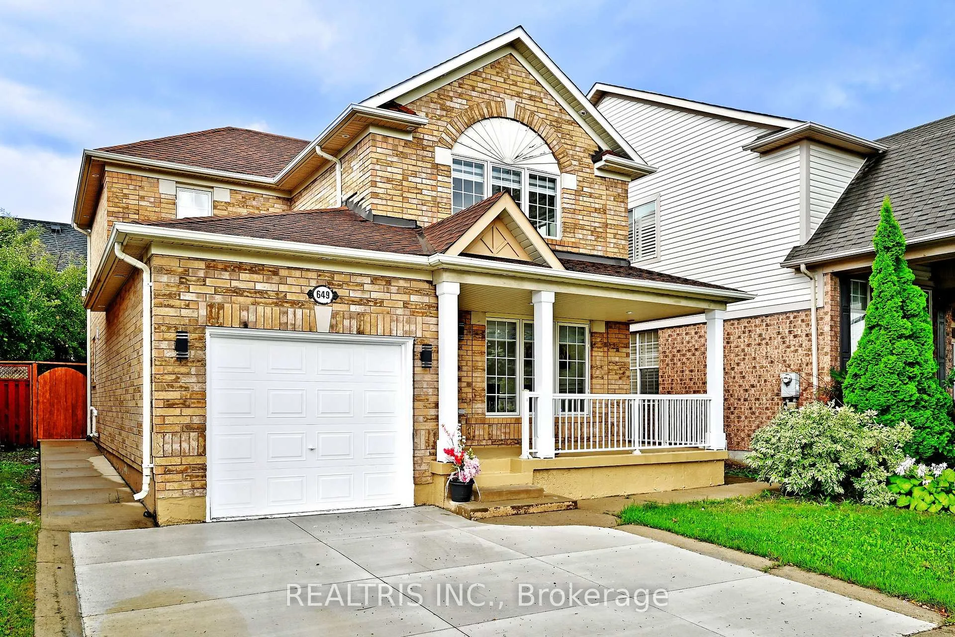 Front of 649 Marley Crescent