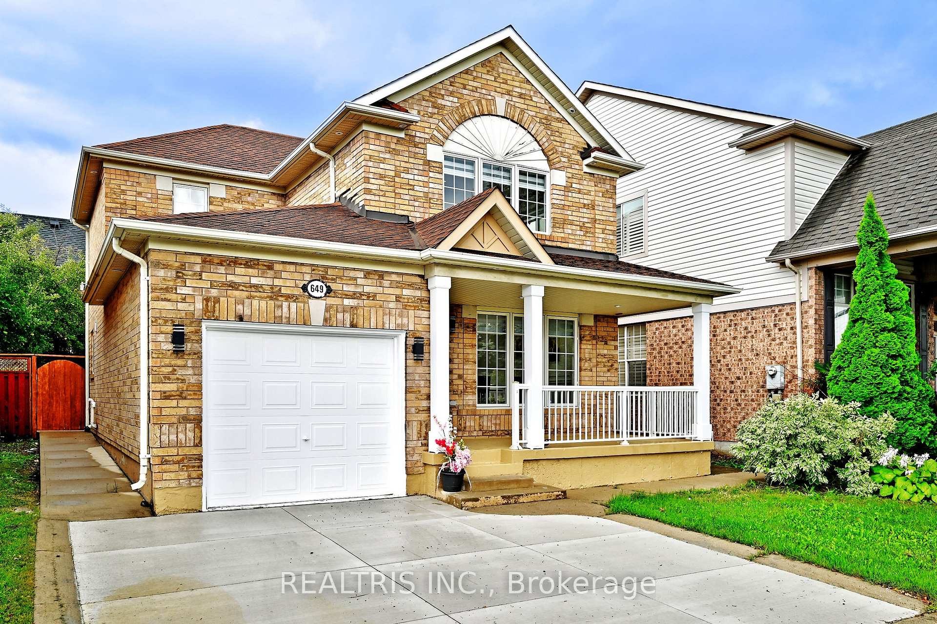 Front of 649 Marley Crescent