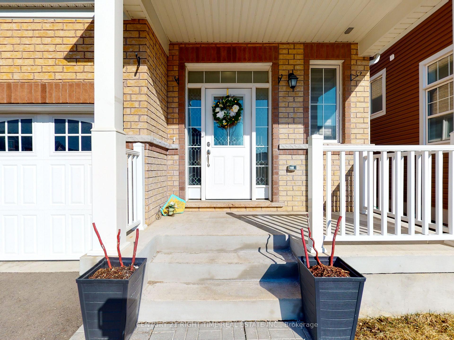 Photo 2 of 314 Grovehill Crescent, Kitchener, Rosenburg — HOMEH