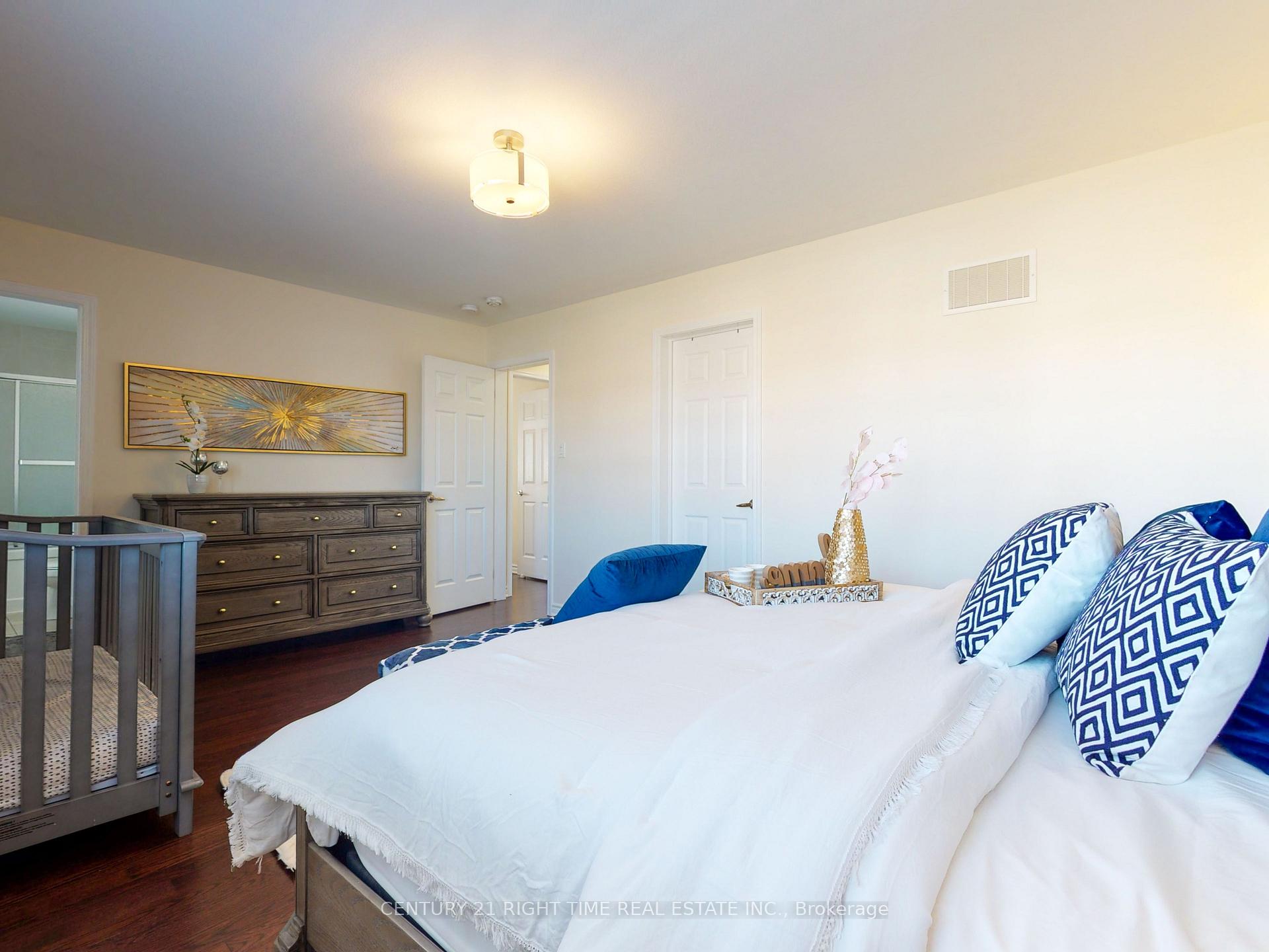 Photo 28 of 314 Grovehill Crescent, Kitchener, Rosenburg — HOMEH