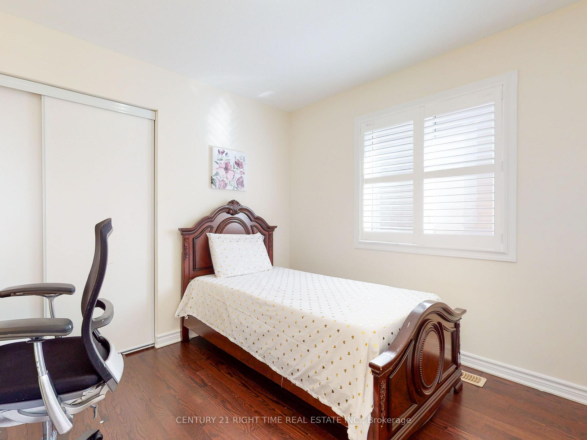 Photo 34 of 314 Grovehill Crescent, Kitchener, Rosenburg — HOMEH
