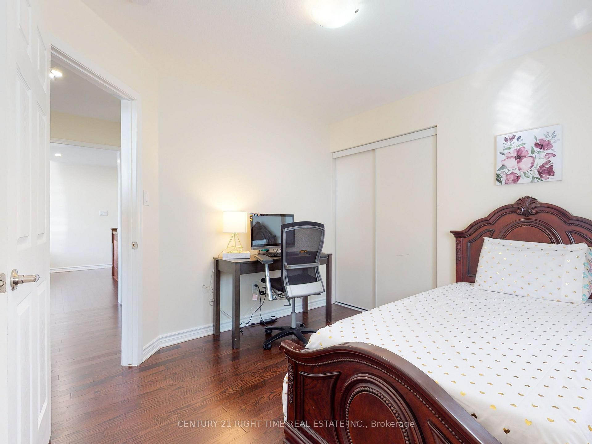 Photo 35 of 314 Grovehill Crescent, Kitchener, Rosenburg — HOMEH