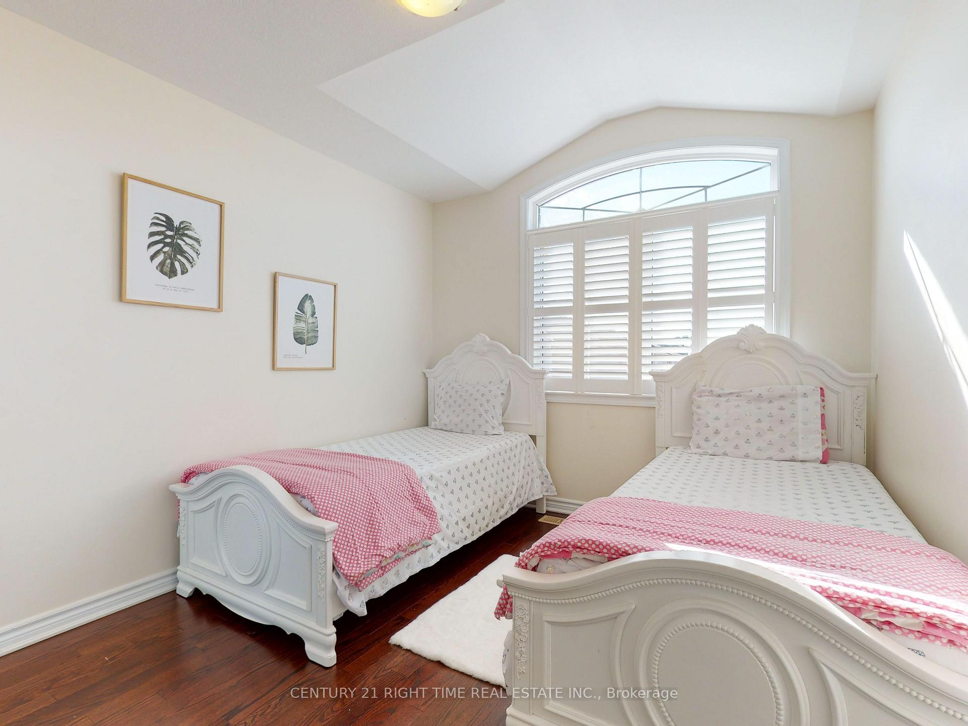 Photo 36 of 314 Grovehill Crescent, Kitchener, Rosenburg — HOMEH