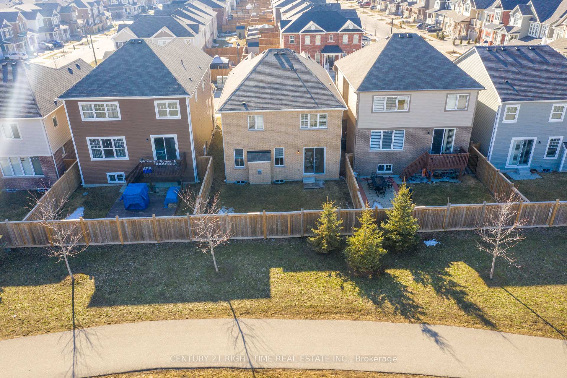 Photo 40 of 314 Grovehill Crescent, Kitchener, Rosenburg — HOMEH