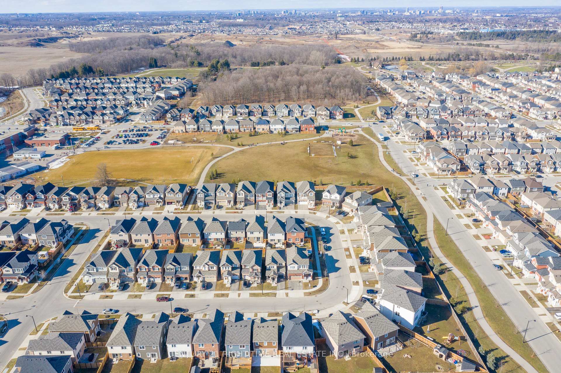 Photo 41 of 314 Grovehill Crescent, Kitchener, Rosenburg — HOMEH