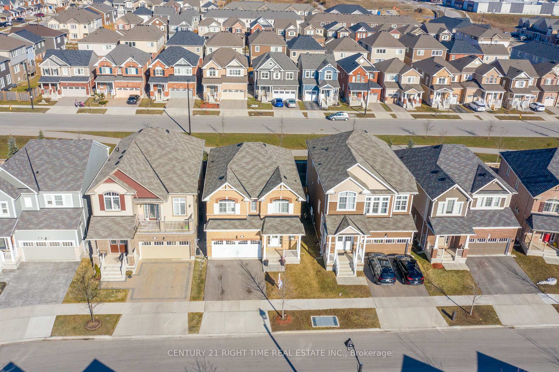 Photo 42 of 314 Grovehill Crescent, Kitchener, Rosenburg — HOMEH