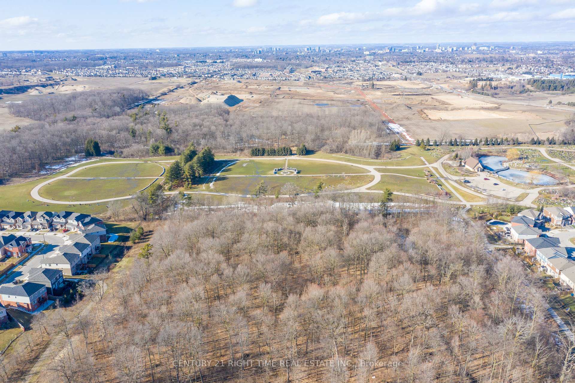 Photo 43 of 314 Grovehill Crescent, Kitchener, Rosenburg — HOMEH