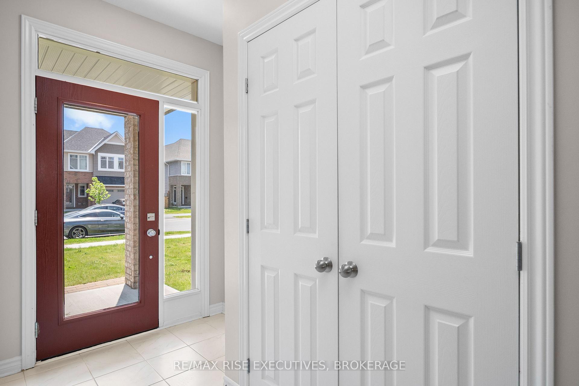Photo 4 of 1336 Demers Avenue, Kingston, East Gardiners Rd — HOMEH