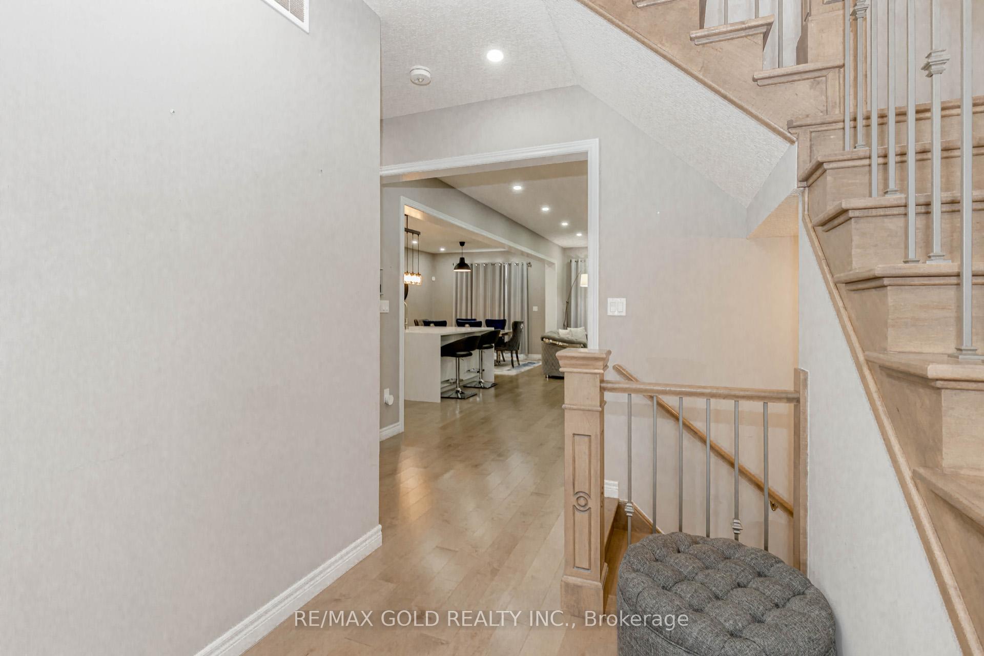 Photo 6 of 573 Florencedale Crescent, Kitchener — HOMEH