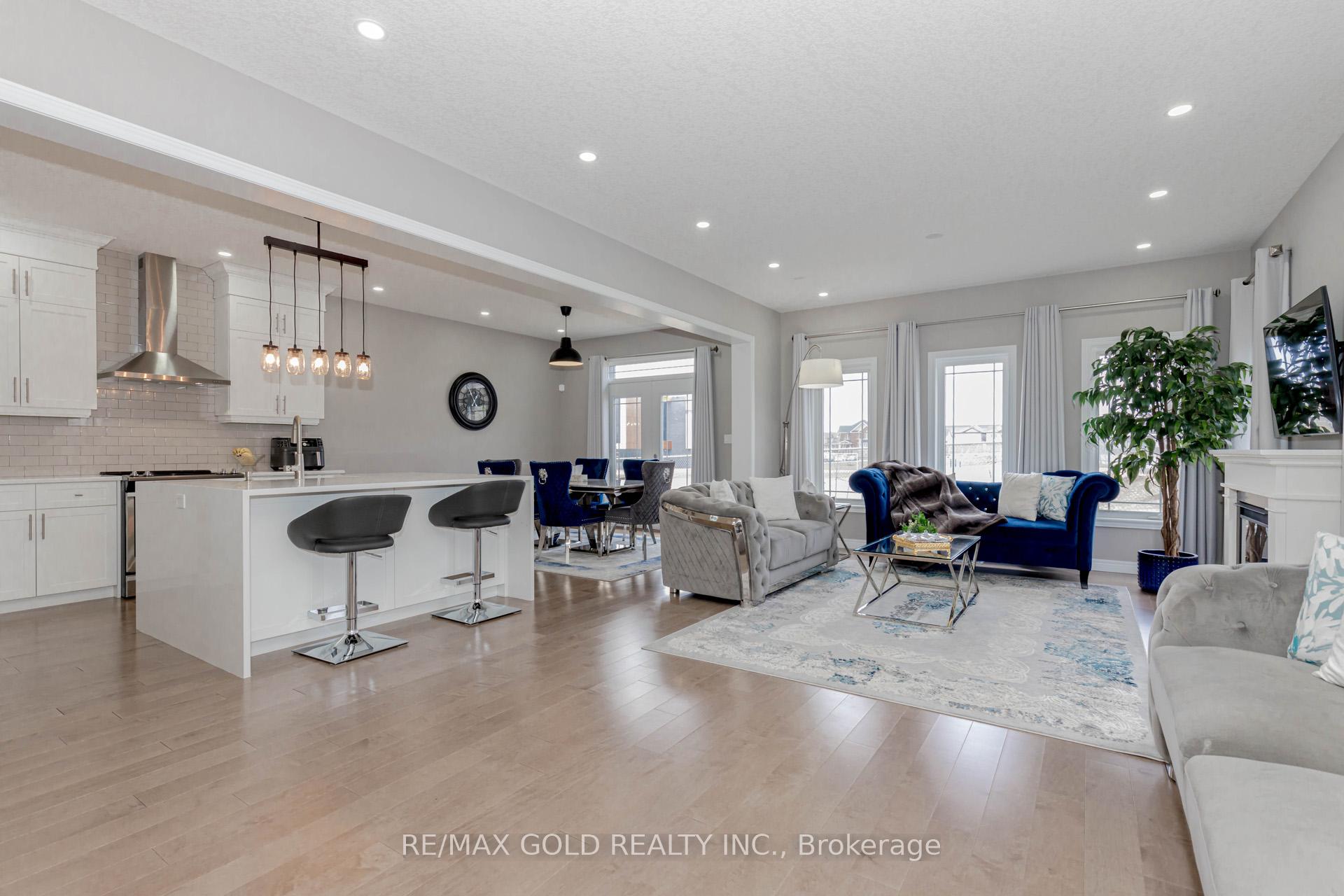 Photo 10 of 573 Florencedale Crescent, Kitchener — HOMEH