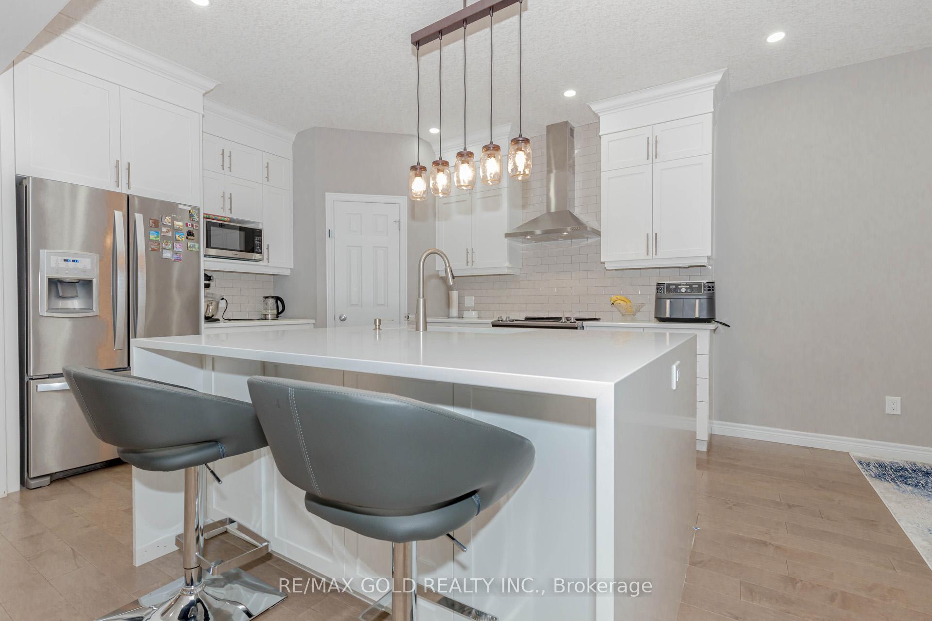 Photo 15 of 573 Florencedale Crescent, Kitchener — HOMEH
