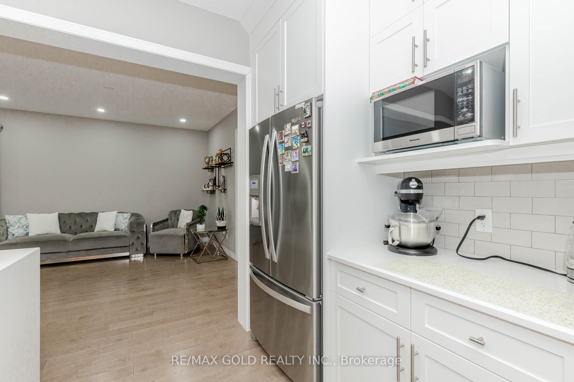 Photo 17 of 573 Florencedale Crescent, Kitchener — HOMEH
