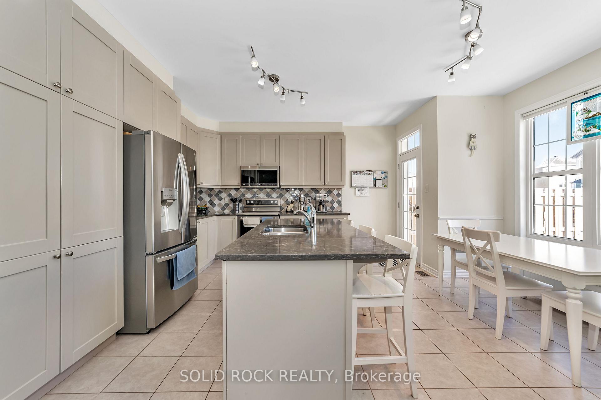 Photo 14 of 32 Solaris Drive, Ottawa, Kanata - Emerald Meadows/Trailwest — HOMEH