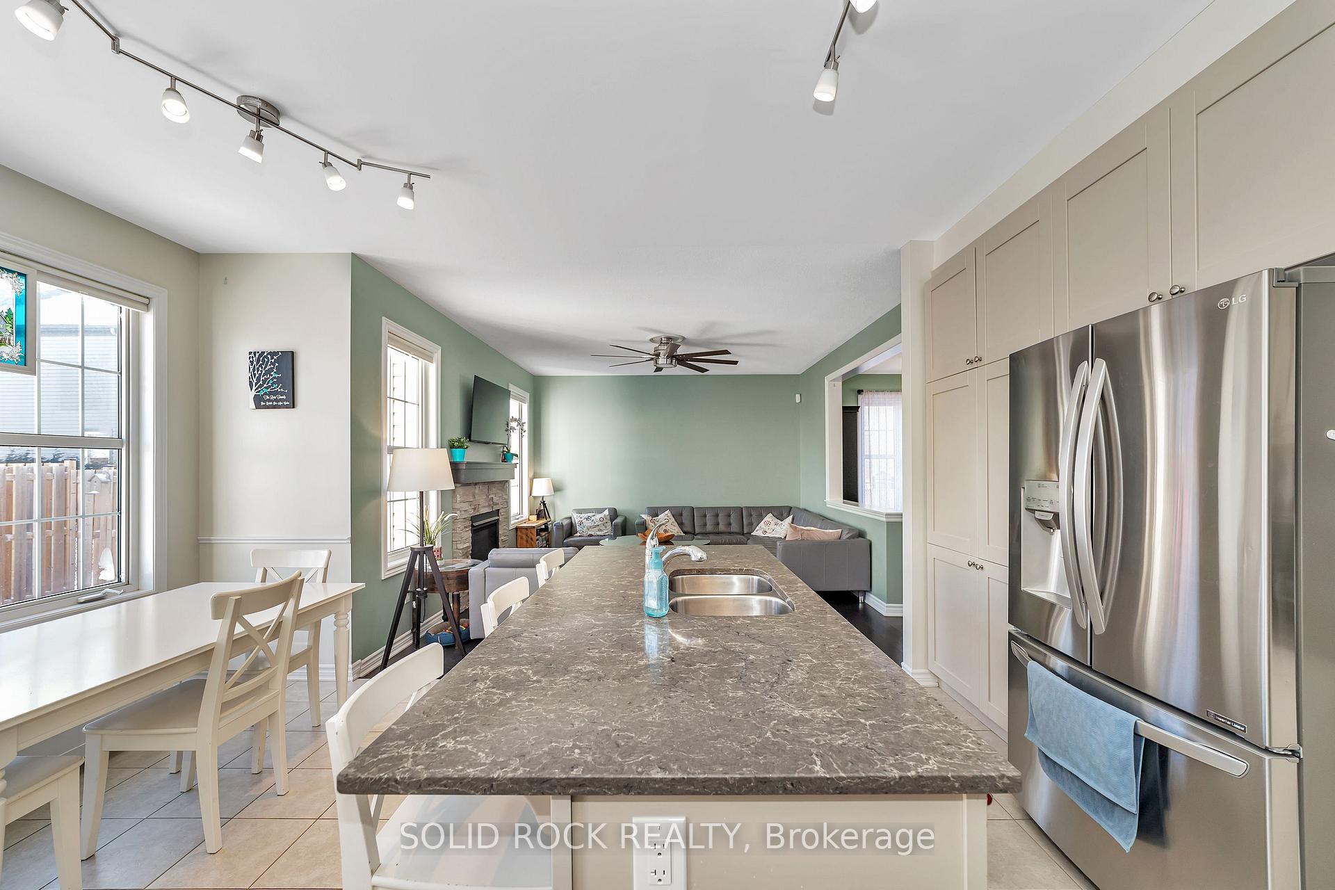 Photo 17 of 32 Solaris Drive, Ottawa, Kanata - Emerald Meadows/Trailwest — HOMEH