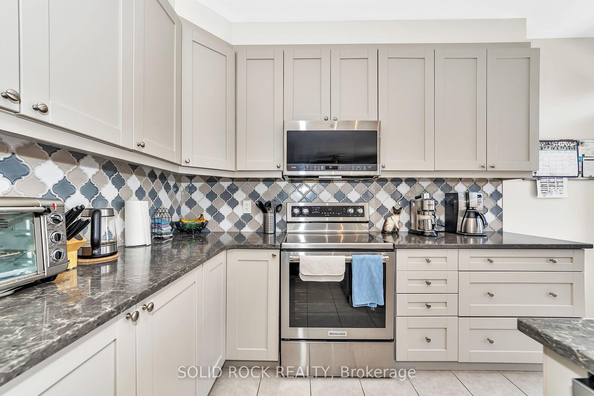 Photo 18 of 32 Solaris Drive, Ottawa, Kanata - Emerald Meadows/Trailwest — HOMEH