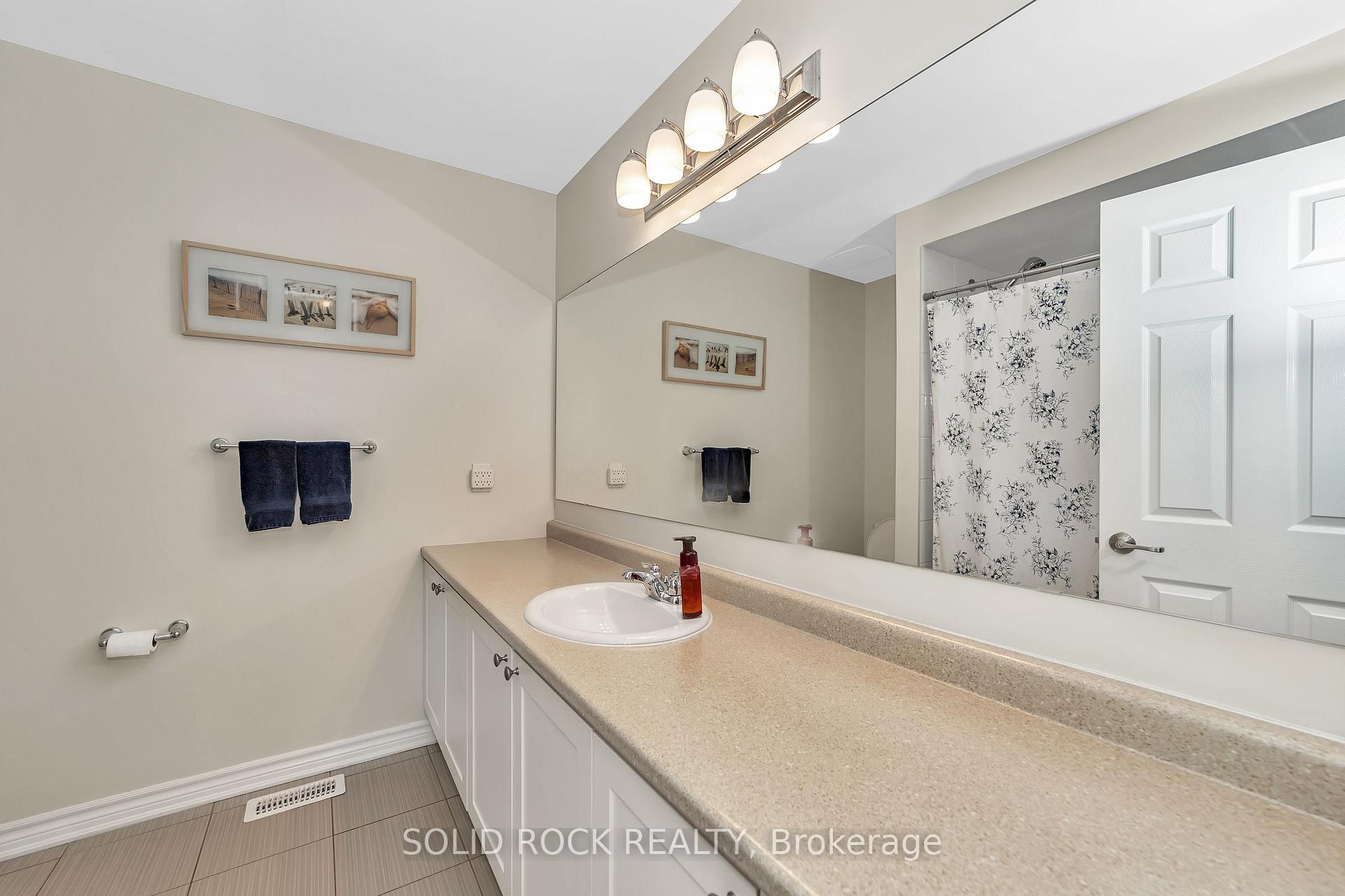 Photo 24 of 32 Solaris Drive, Ottawa, Kanata - Emerald Meadows/Trailwest — HOMEH