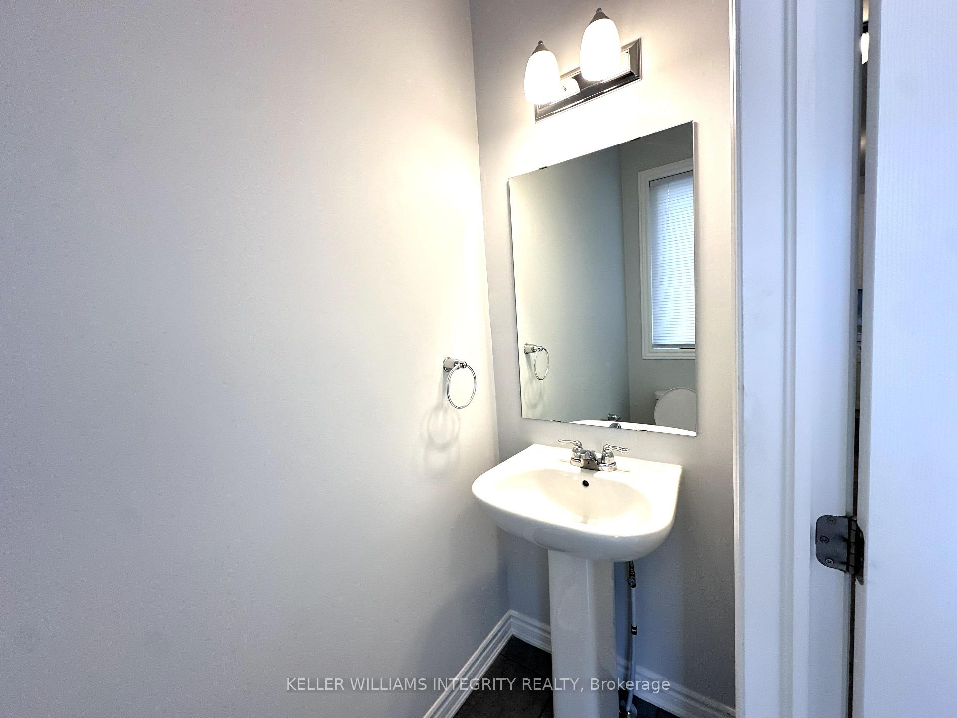 Photo 8 of 224 Cranesbill Road, Ottawa, Kanata - Emerald Meadows/Trailwest — HOMEH