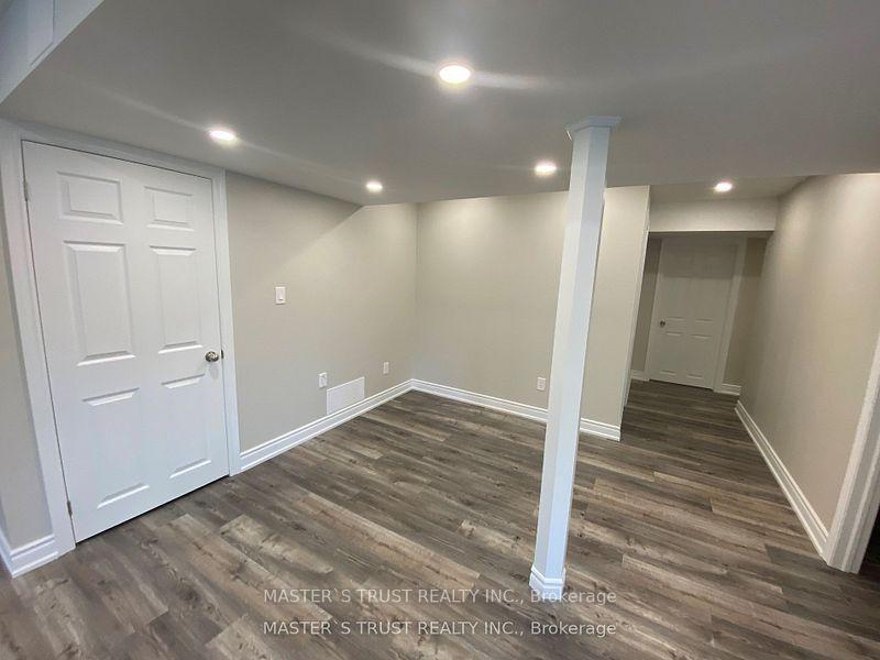 Photo 3 of Unit Bsmt, 27 Castleglen Boulevard, Markham, Berczy — HOMEH