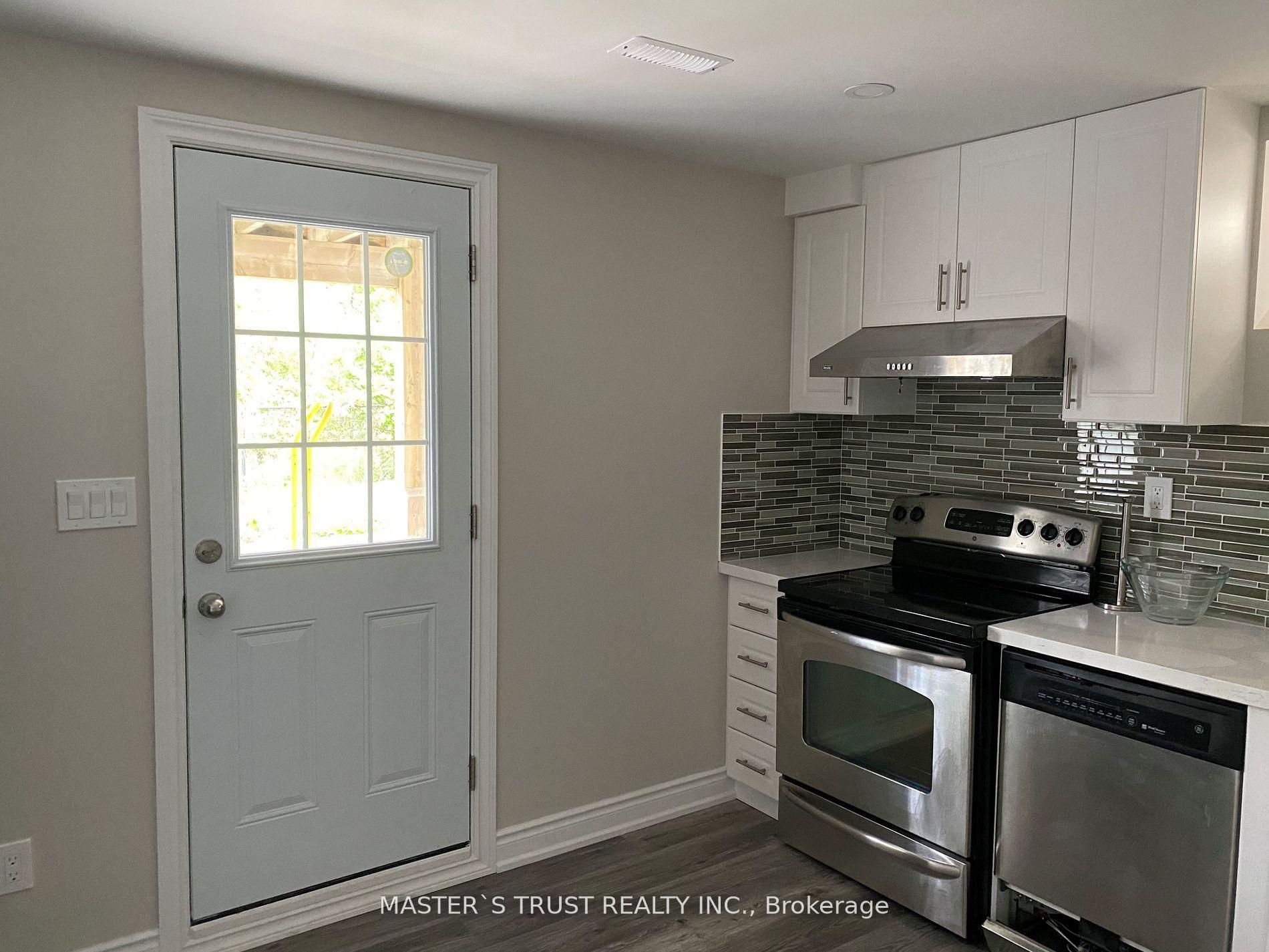 Photo 8 of Unit Bsmt, 27 Castleglen Boulevard, Markham, Berczy — HOMEH