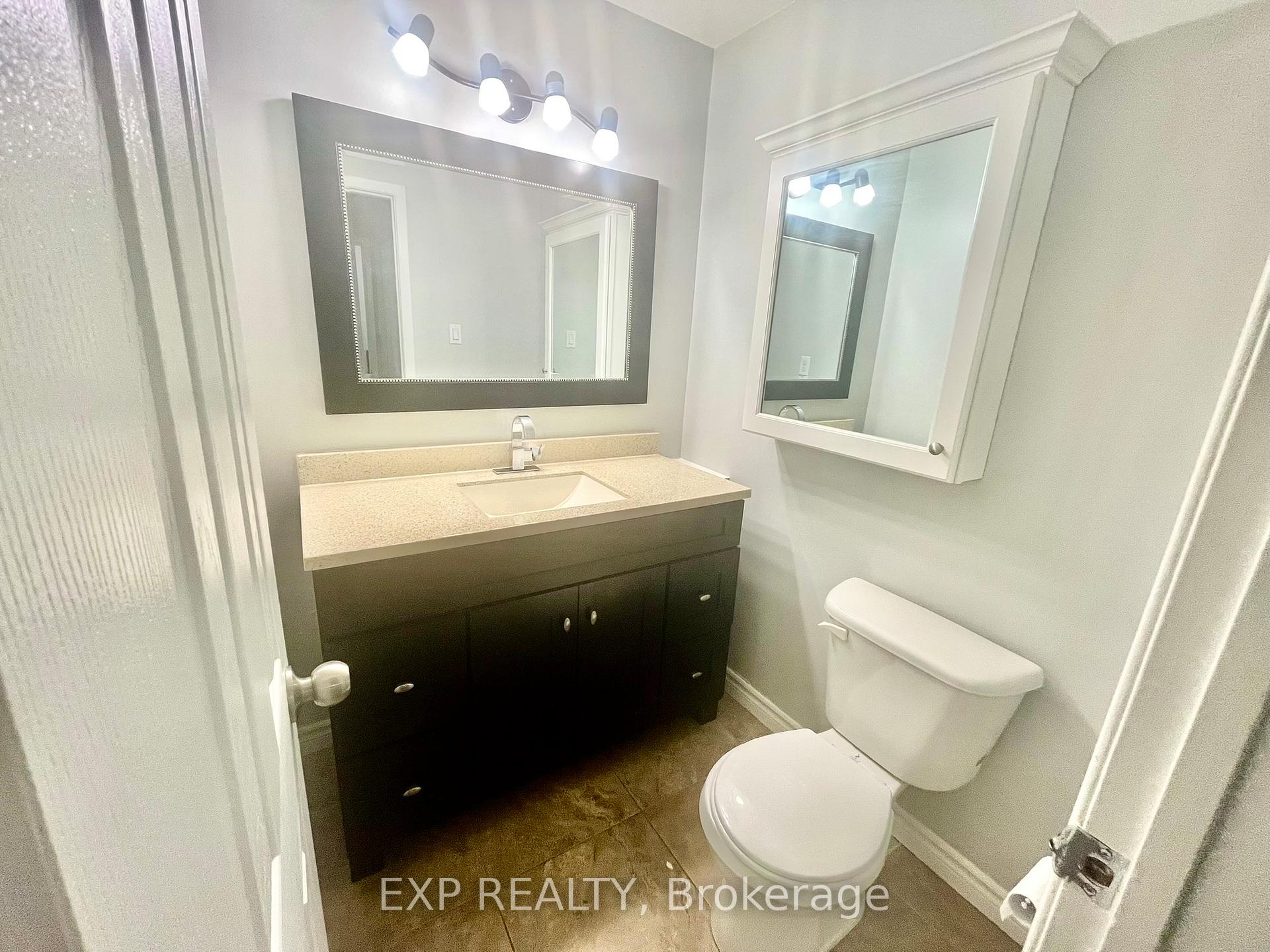Photo 7 of 118 Overlea Drive, Kitchener, Forest Hill — HOMEH