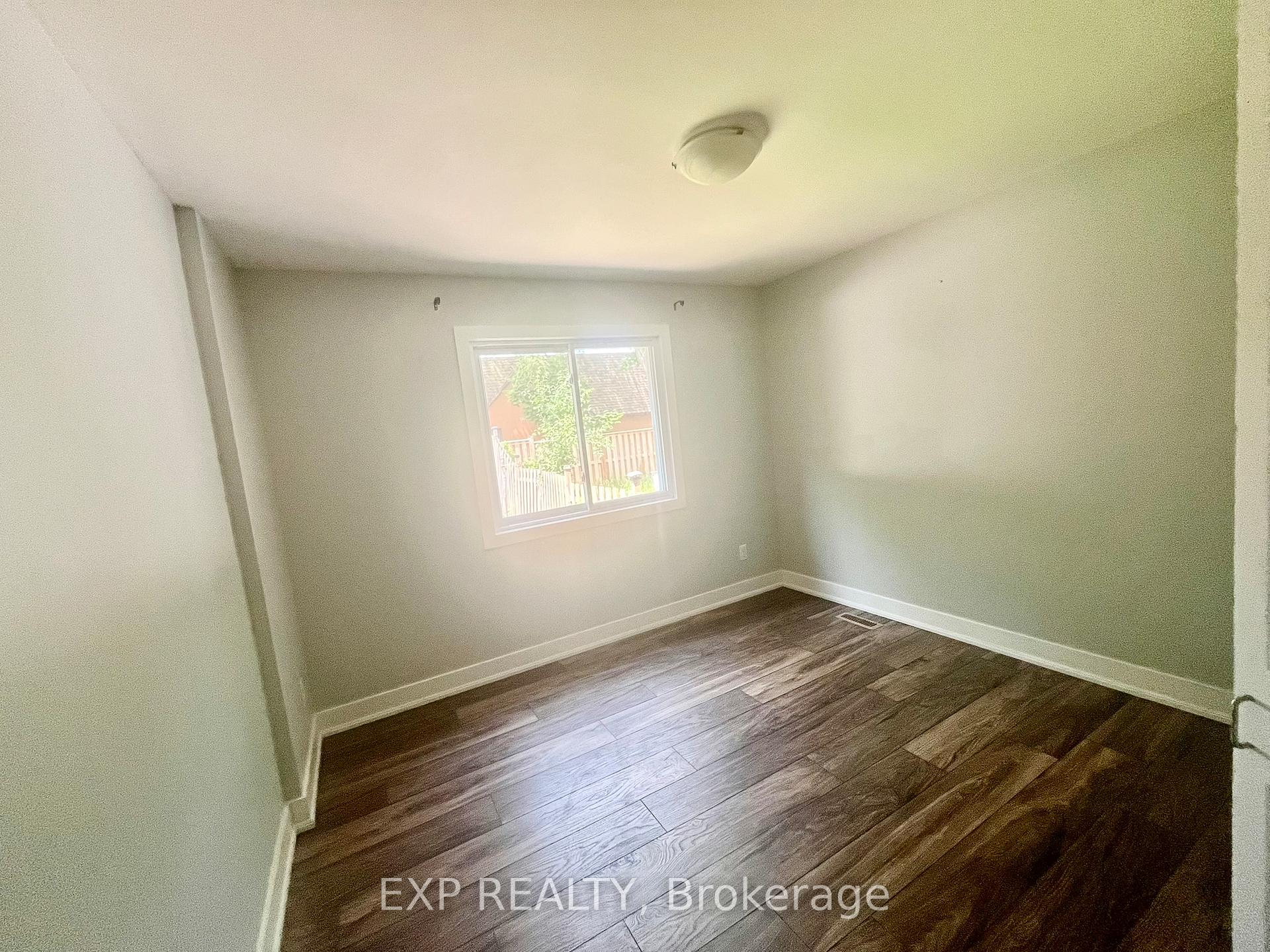Photo 9 of 118 Overlea Drive, Kitchener, Forest Hill — HOMEH