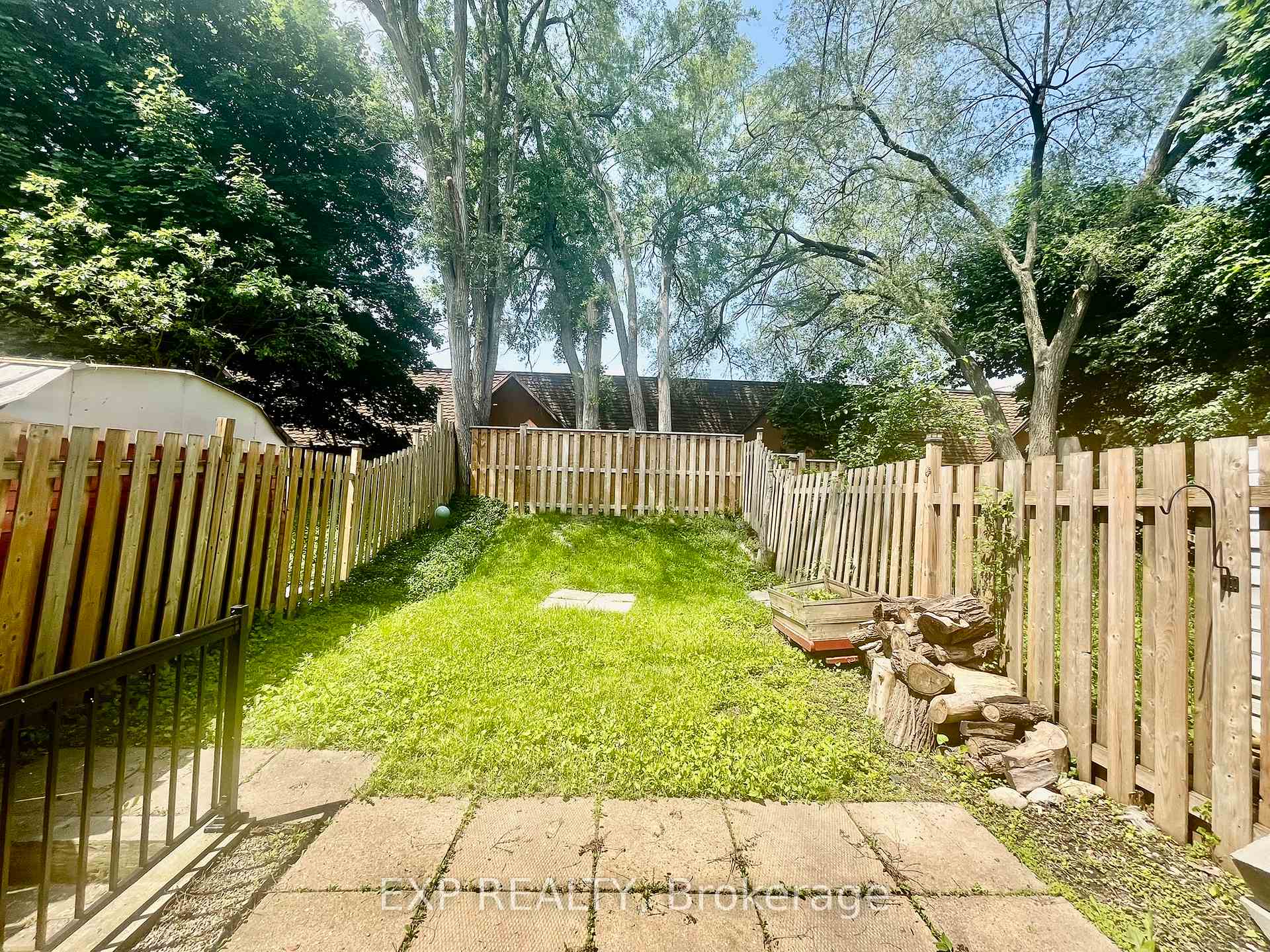 Photo 16 of 118 Overlea Drive, Kitchener, Forest Hill — HOMEH