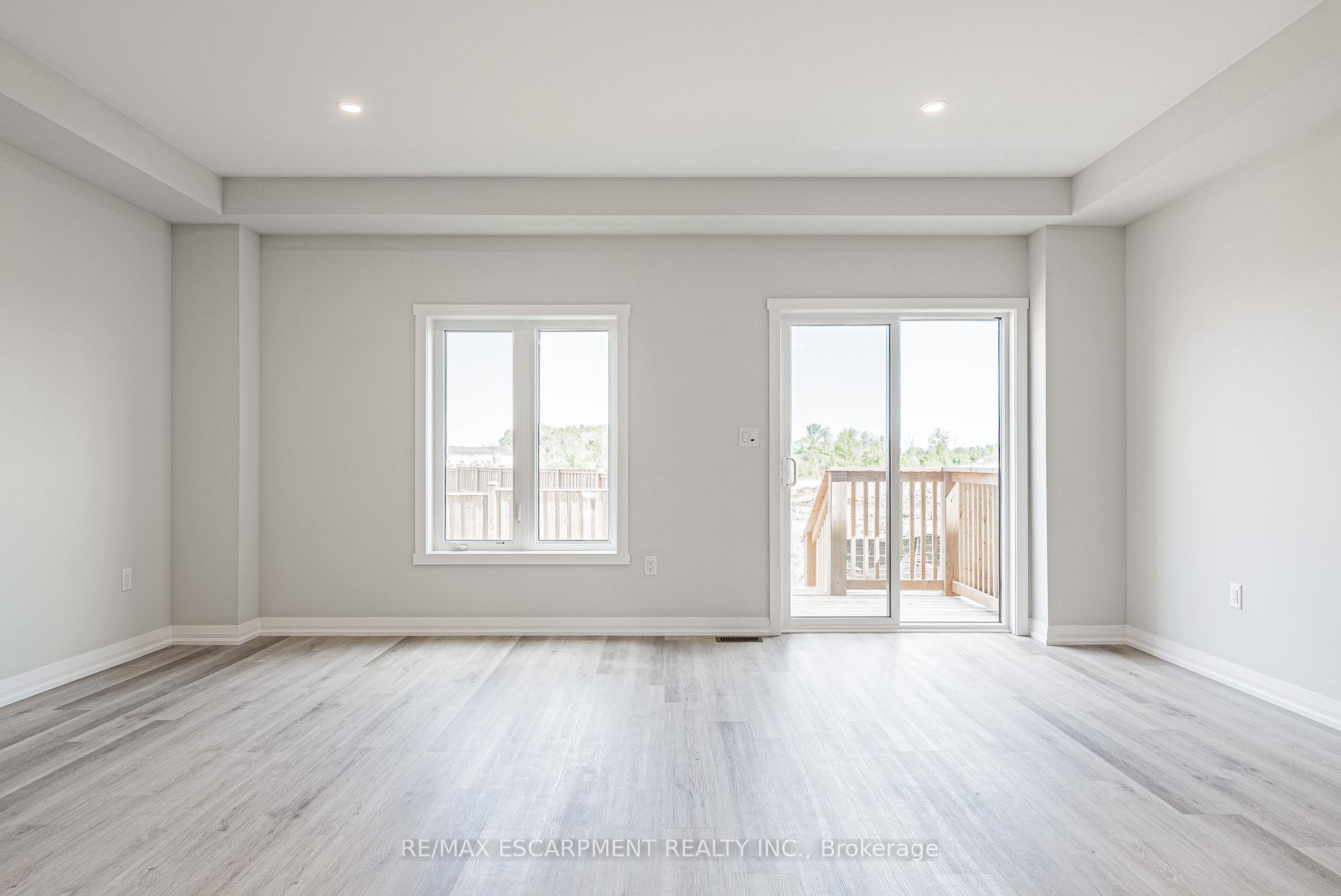 Photo 9 of 138 Lormont Boulevard, Hamilton, Stoney Creek Mountain — HOMEH