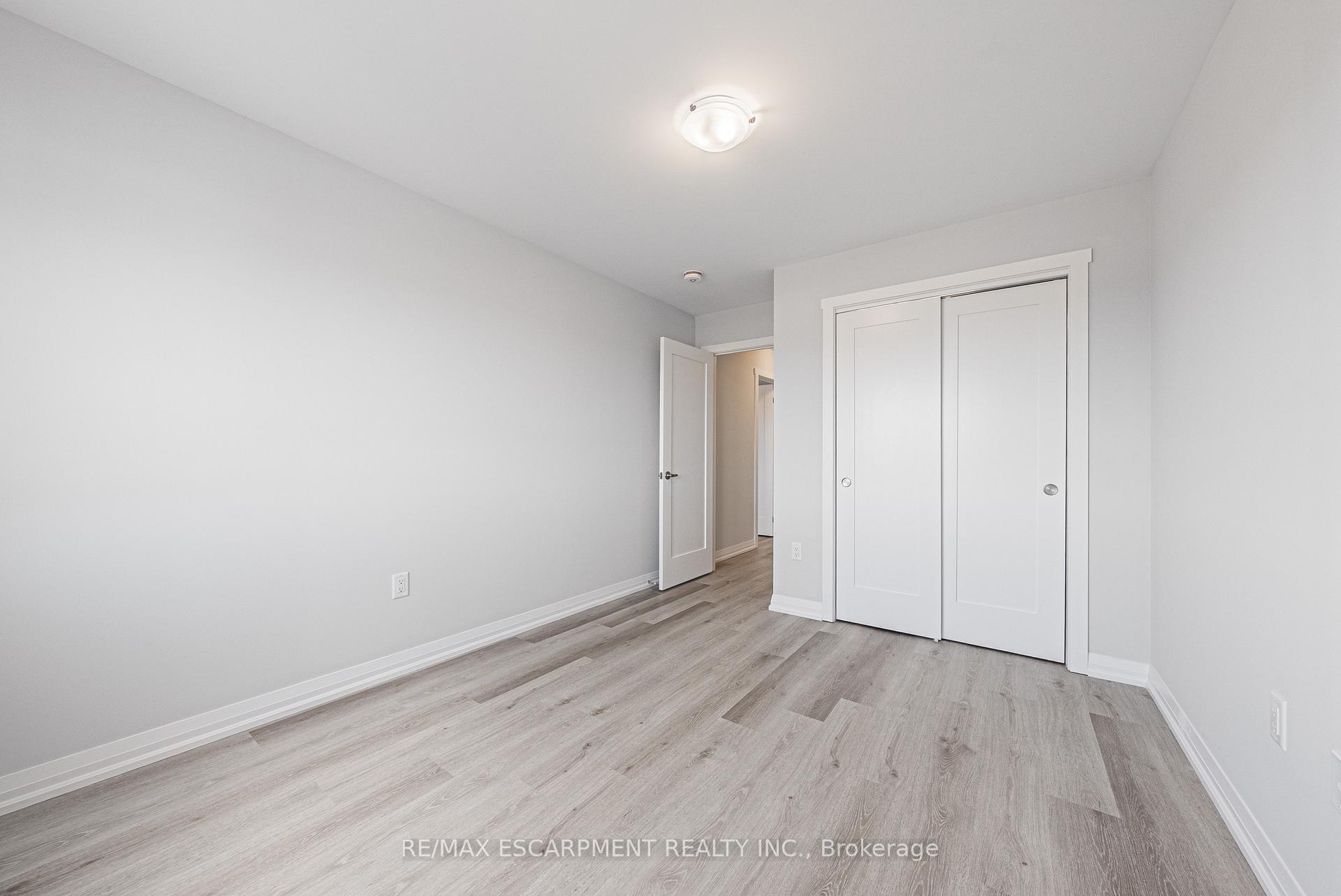 Photo 12 of 138 Lormont Boulevard, Hamilton, Stoney Creek Mountain — HOMEH