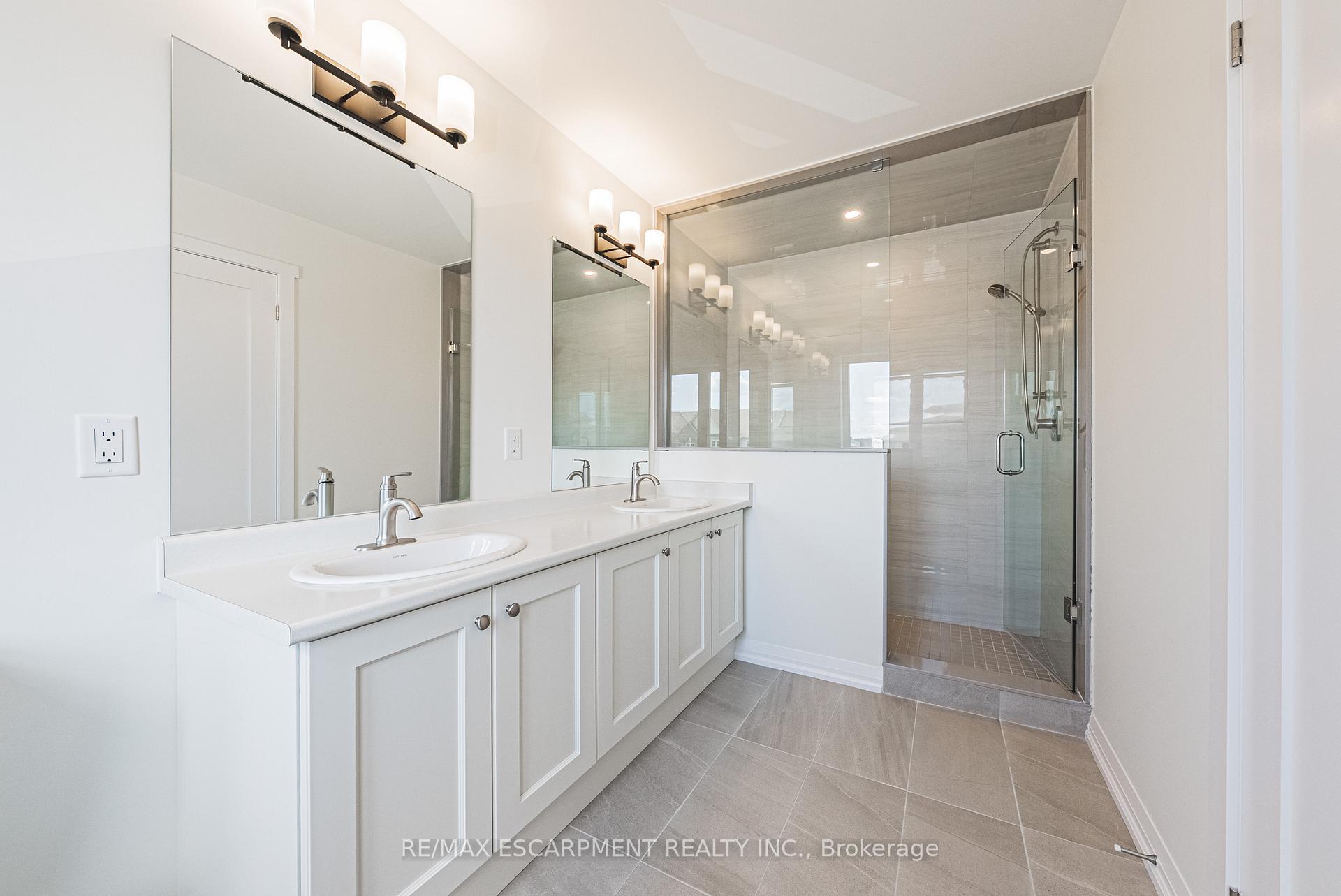 Photo 13 of 138 Lormont Boulevard, Hamilton, Stoney Creek Mountain — HOMEH