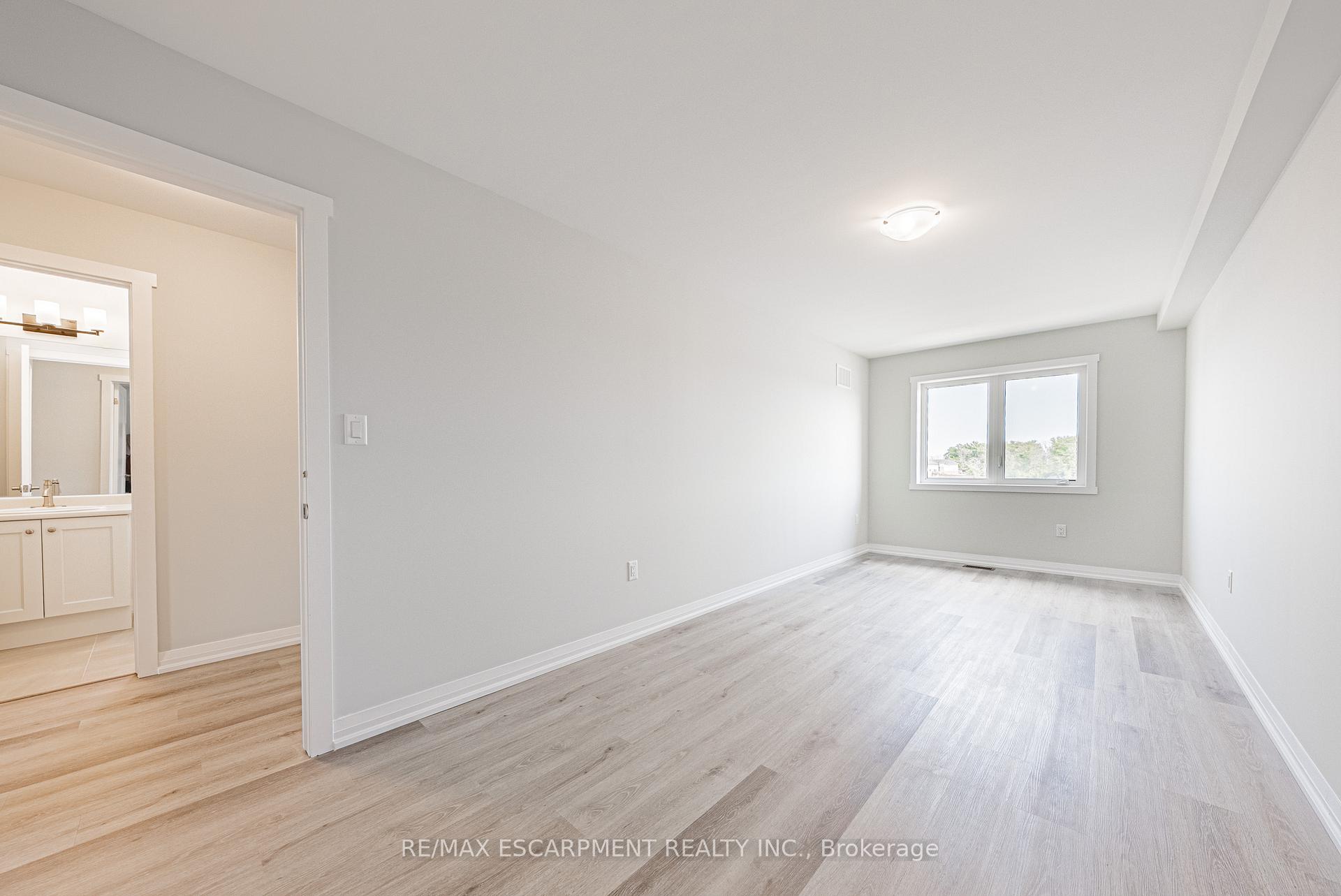 Photo 14 of 138 Lormont Boulevard, Hamilton, Stoney Creek Mountain — HOMEH