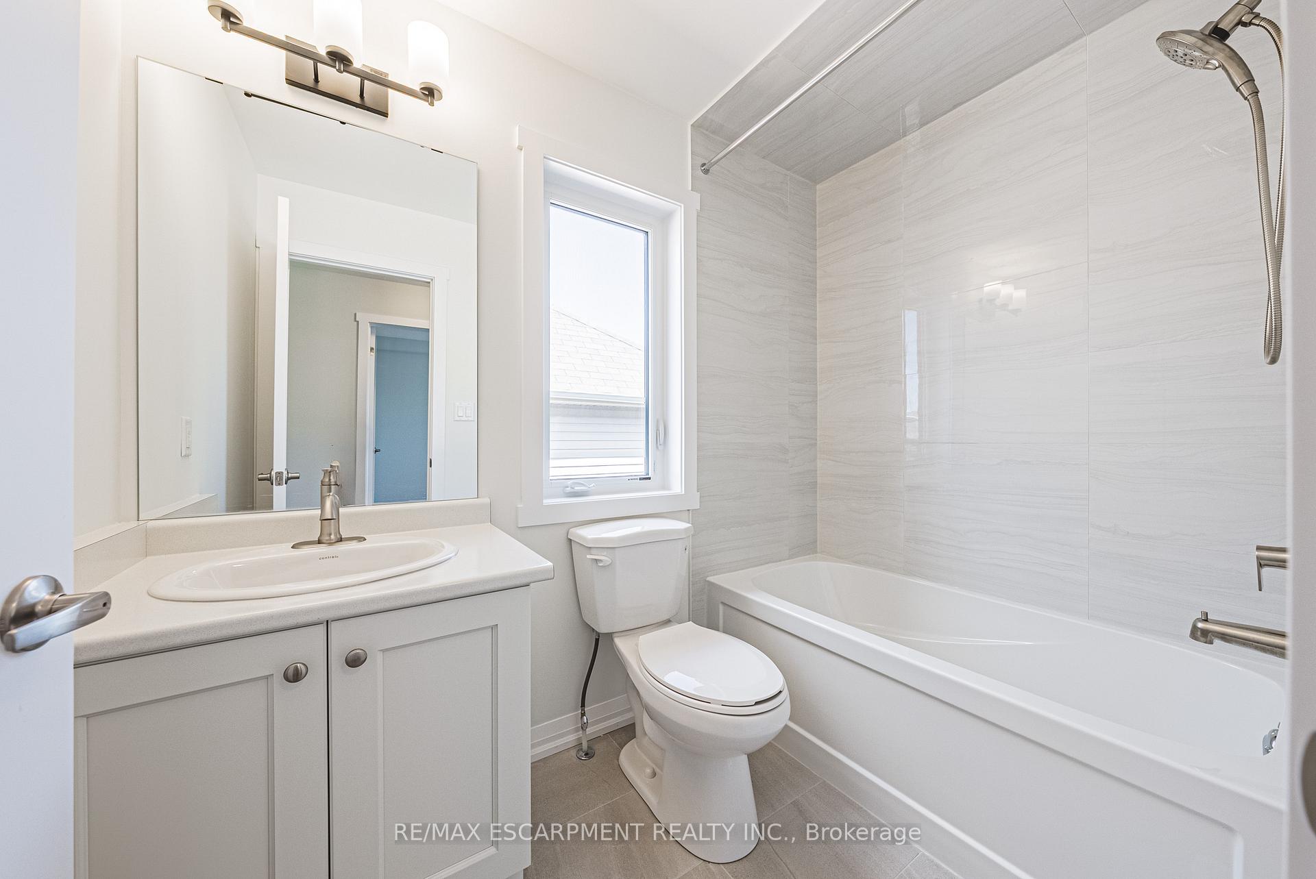 Photo 15 of 138 Lormont Boulevard, Hamilton, Stoney Creek Mountain — HOMEH