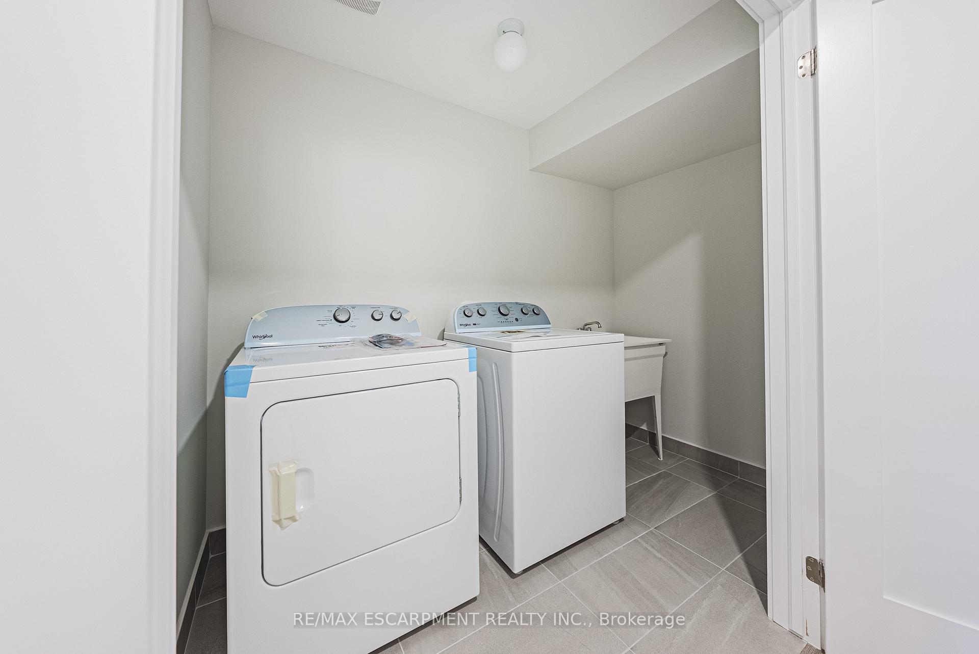 Photo 18 of 138 Lormont Boulevard, Hamilton, Stoney Creek Mountain — HOMEH
