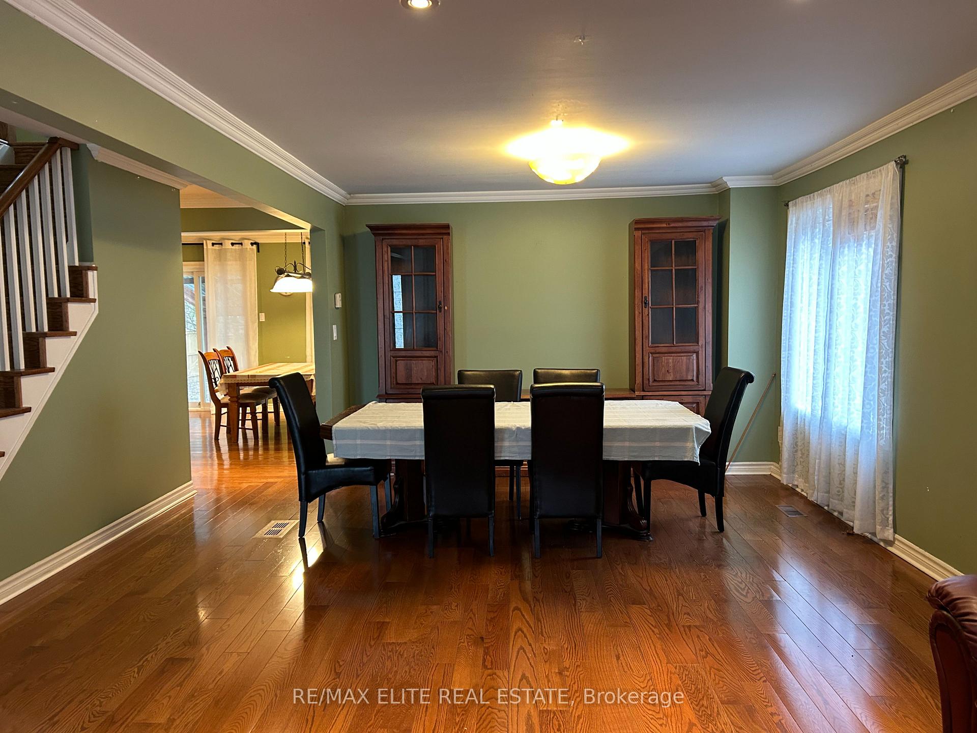 Photo 2 of 33 Hamilton Hall Drive, Markham, Markham Village — HOMEH