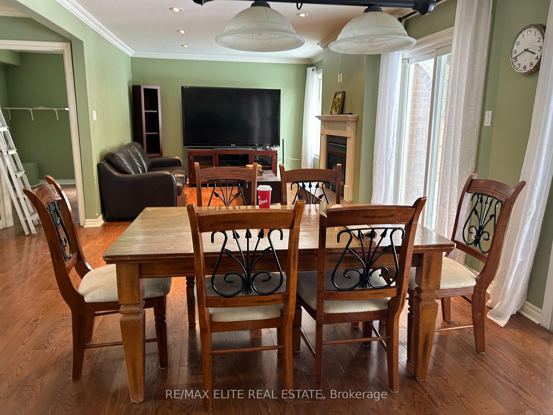 Photo 4 of 33 Hamilton Hall Drive, Markham, Markham Village — HOMEH