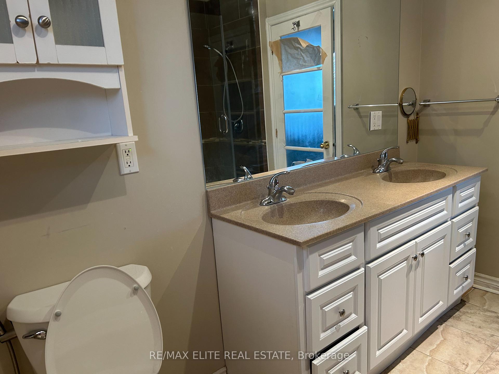 Photo 8 of 33 Hamilton Hall Drive, Markham, Markham Village — HOMEH