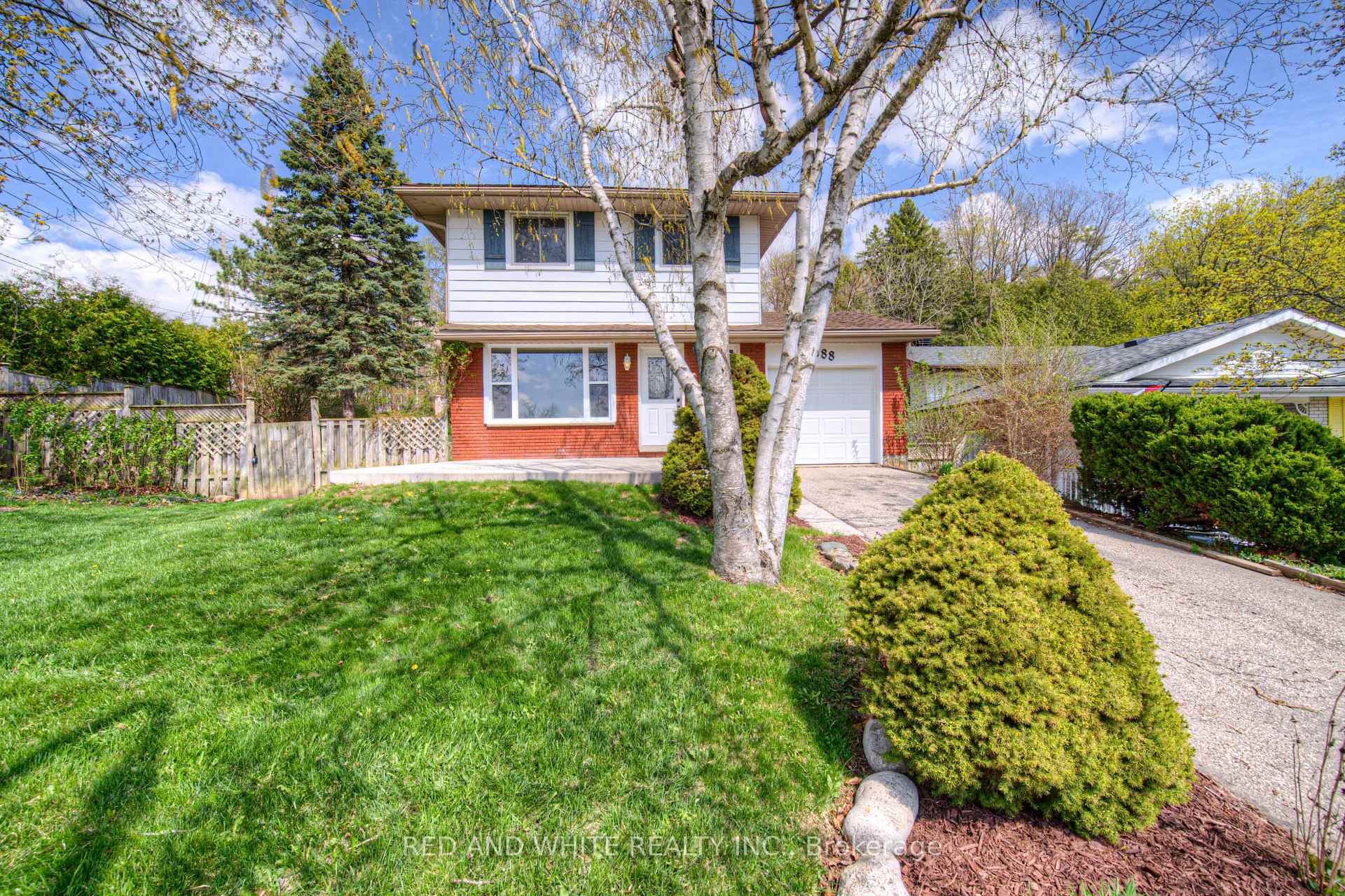 Photo 3 of 188 Arrowhead Crescent, Kitchener — HOMEH