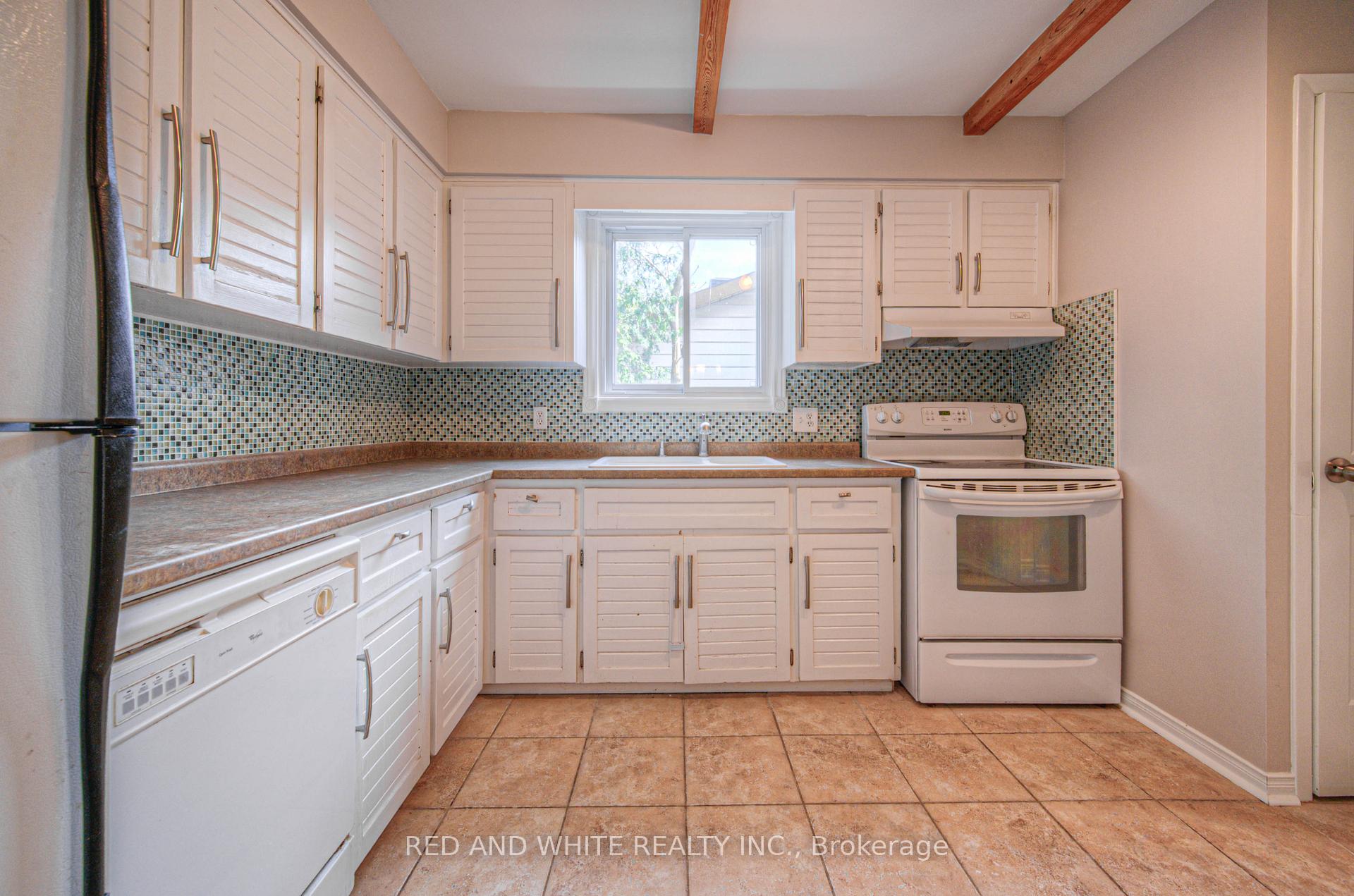 Photo 16 of 188 Arrowhead Crescent, Kitchener — HOMEH