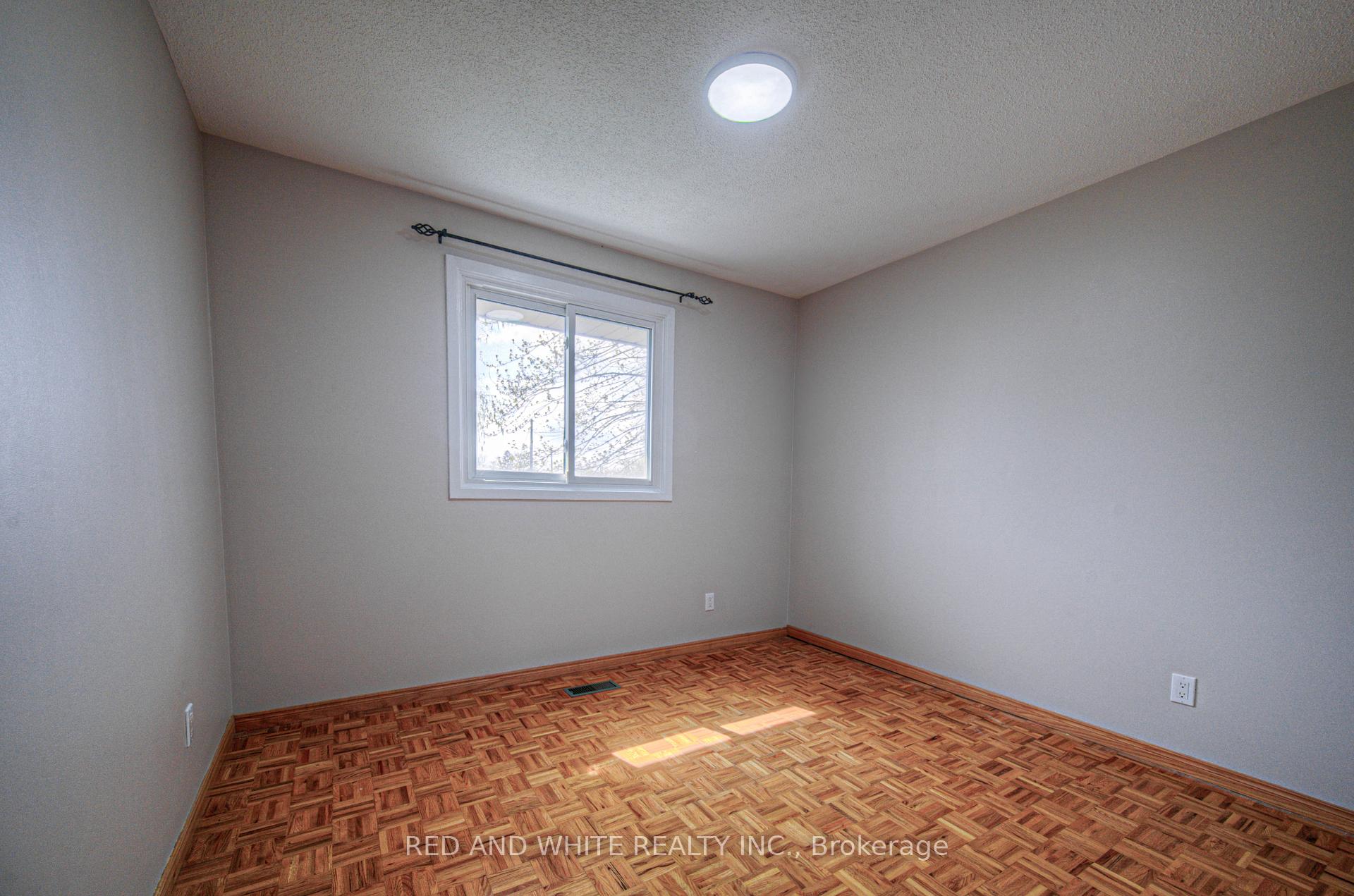 Photo 24 of 188 Arrowhead Crescent, Kitchener — HOMEH