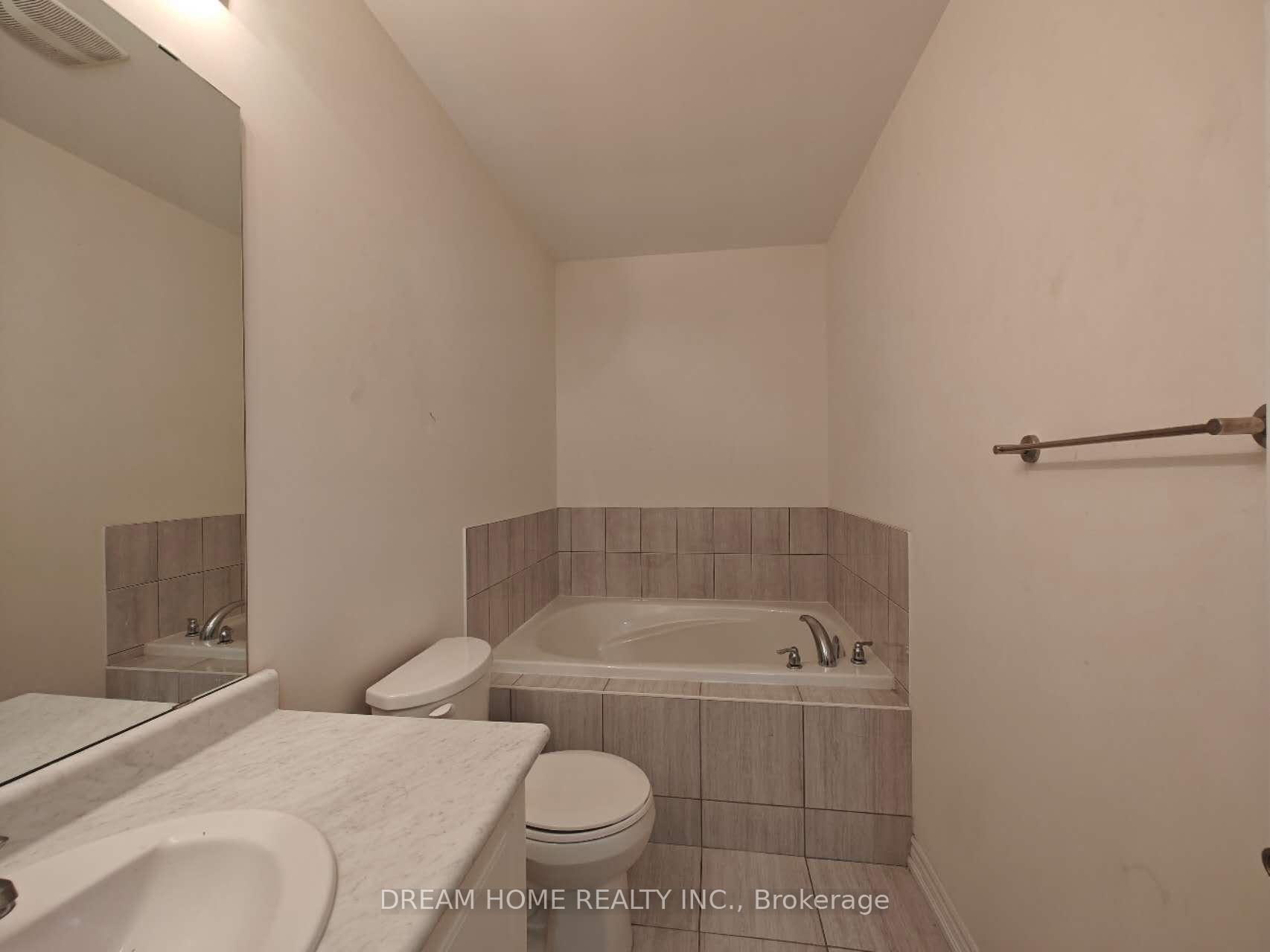 Photo 18 of 28 Robert Joffre Leet Avenue, Markham, Cornell — HOMEH