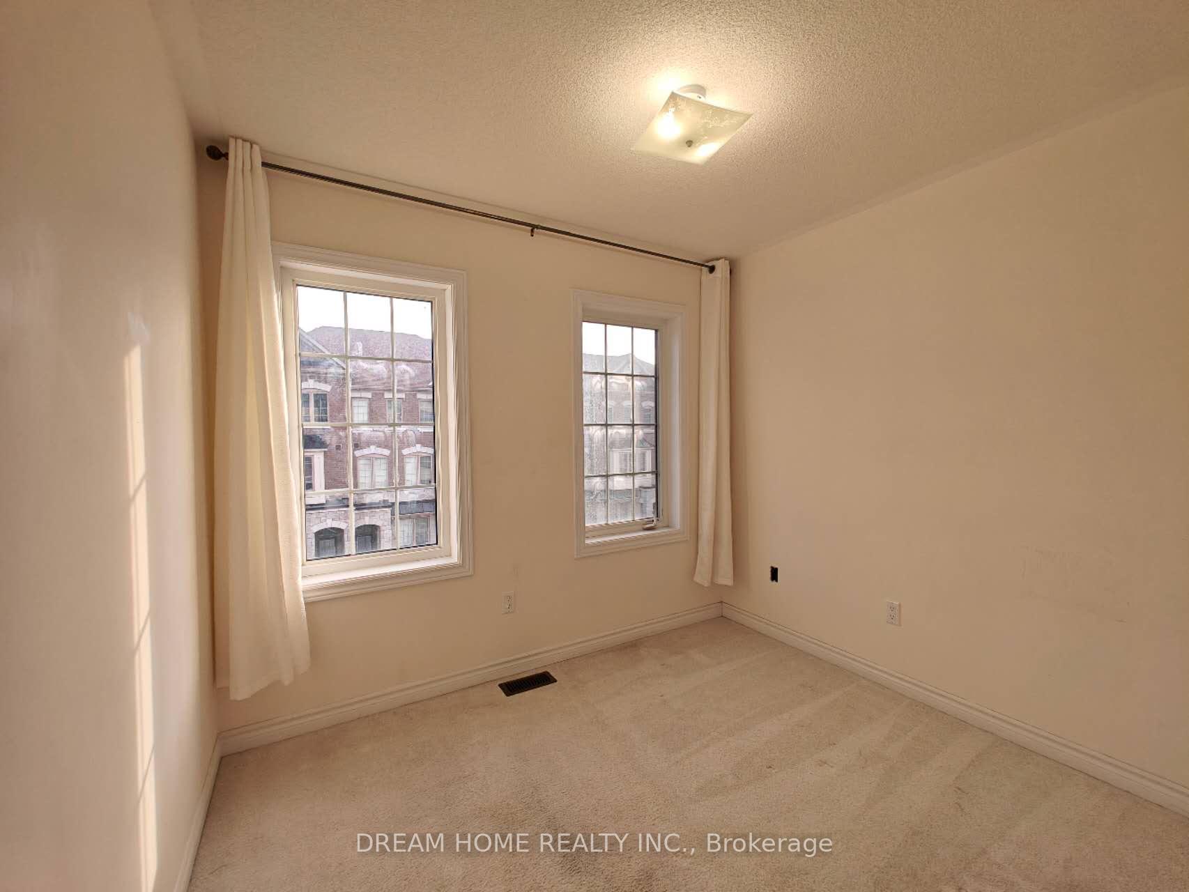 Photo 21 of 28 Robert Joffre Leet Avenue, Markham, Cornell — HOMEH
