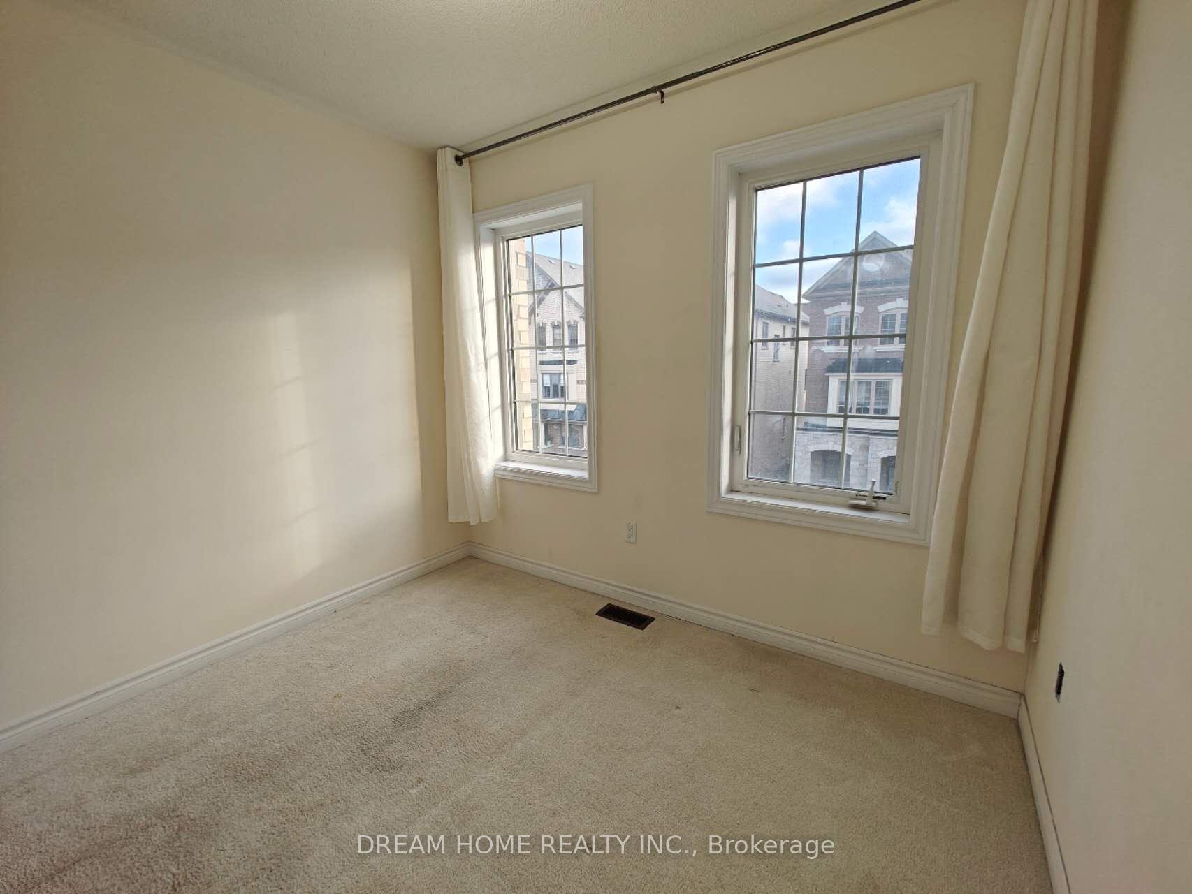 Photo 23 of 28 Robert Joffre Leet Avenue, Markham, Cornell — HOMEH